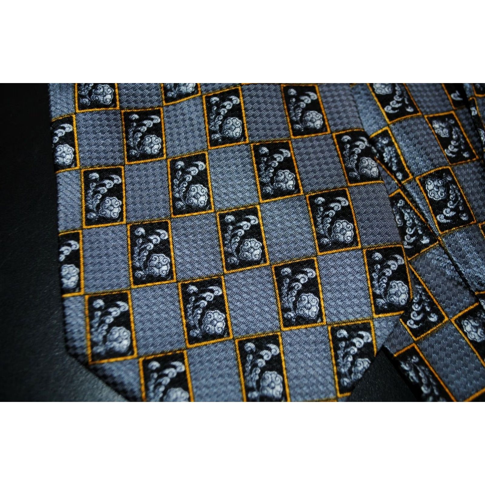 Versace GIANNI VERSACE CLASSIC V2 100% SILK TIE GRAY GOLD CHECKED VINTAGE Size ONE SIZE - 2 Thumbnail