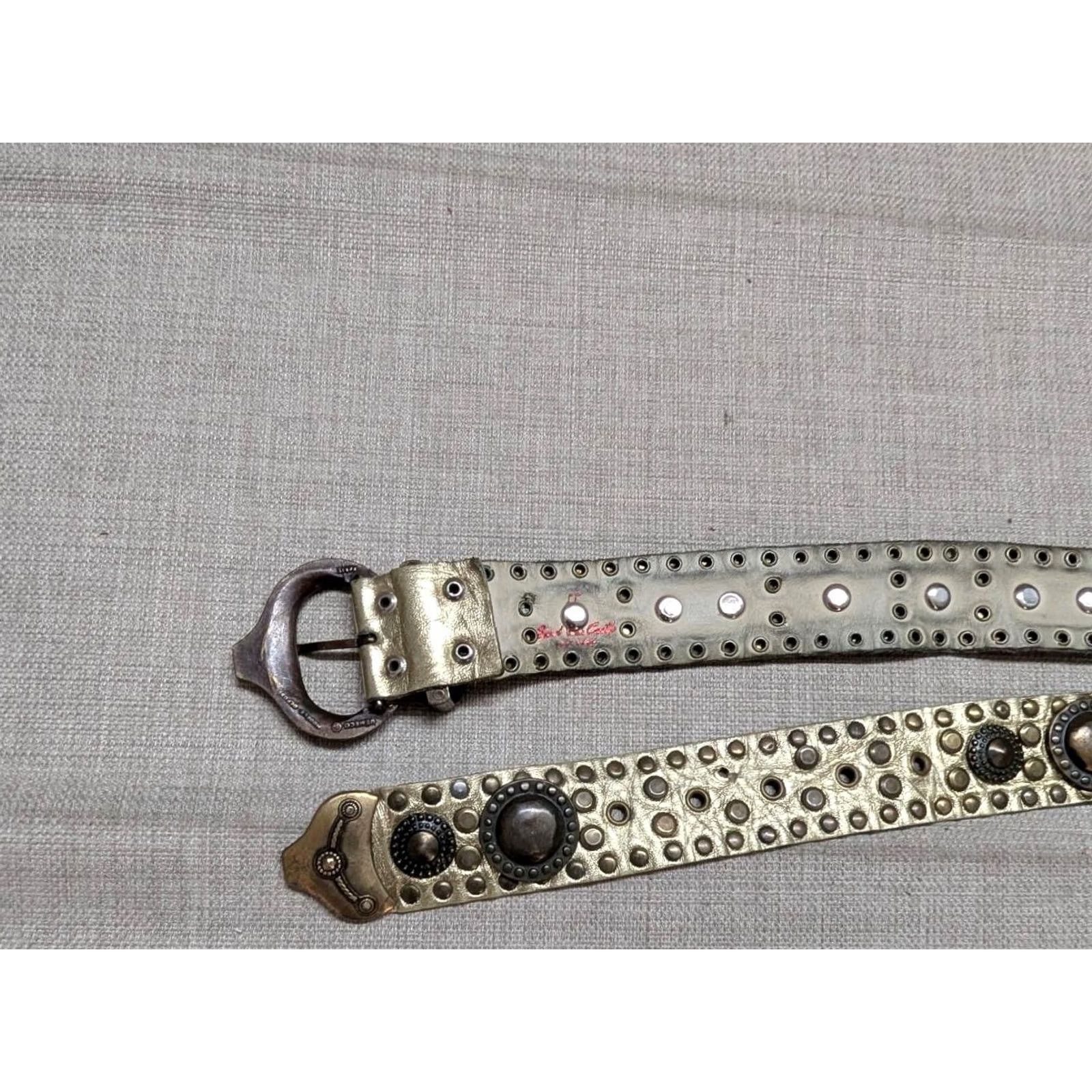 Vintage VINTAGE Sand Castle belt Concho Leather Studded belt 30 in Gold Women XS-30 28-32 belt holes 1-3/8" vintage western belt Size ONE SIZE - 2 Thumbnail