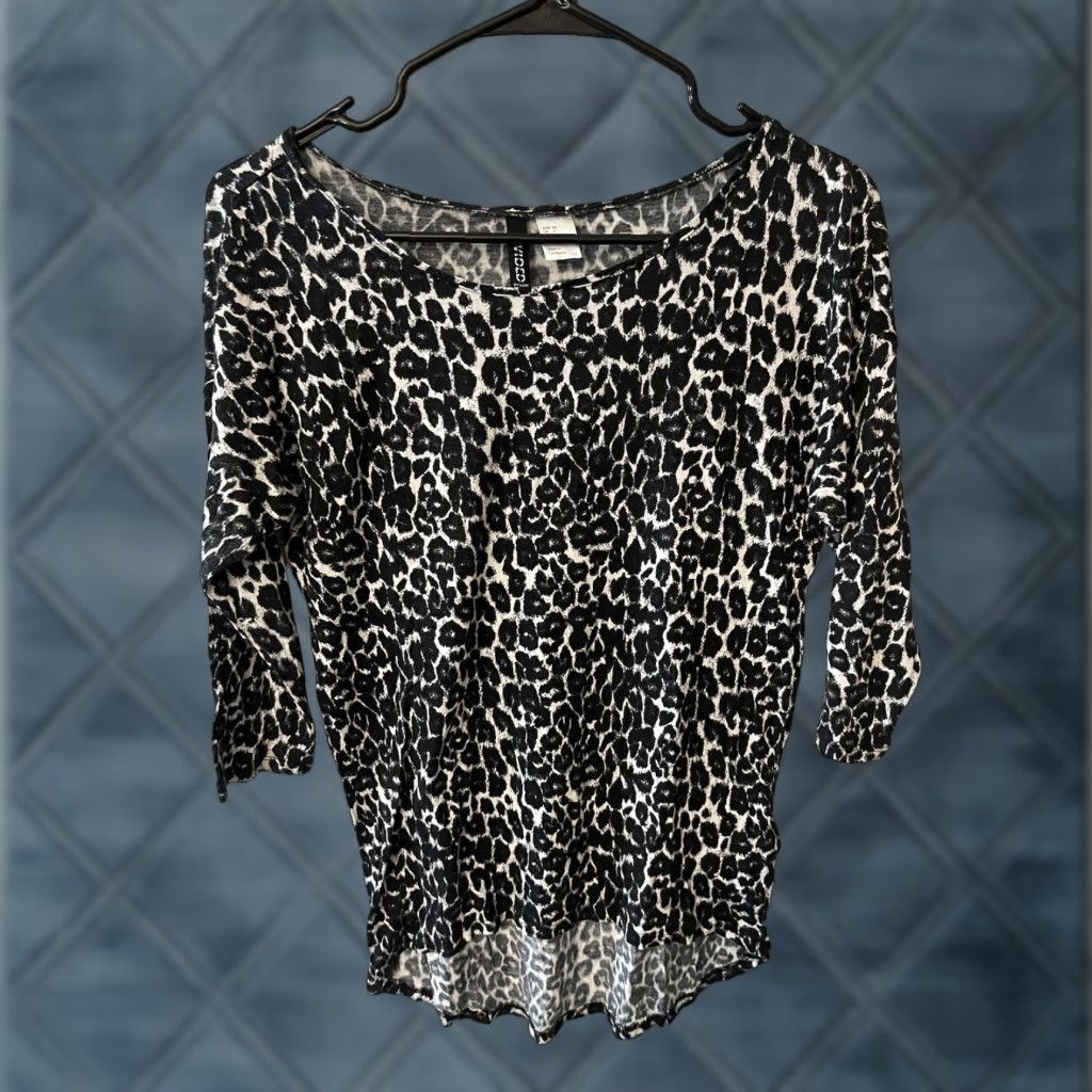 H&M H&M Divided Blouse 3/4 Sleeve Animal Print Size 4 Multicolor Jersey Viscose Scoop Neck Casual Regular Womens Shirt Size S / US 4 / IT 40 - 1 Thumbnail