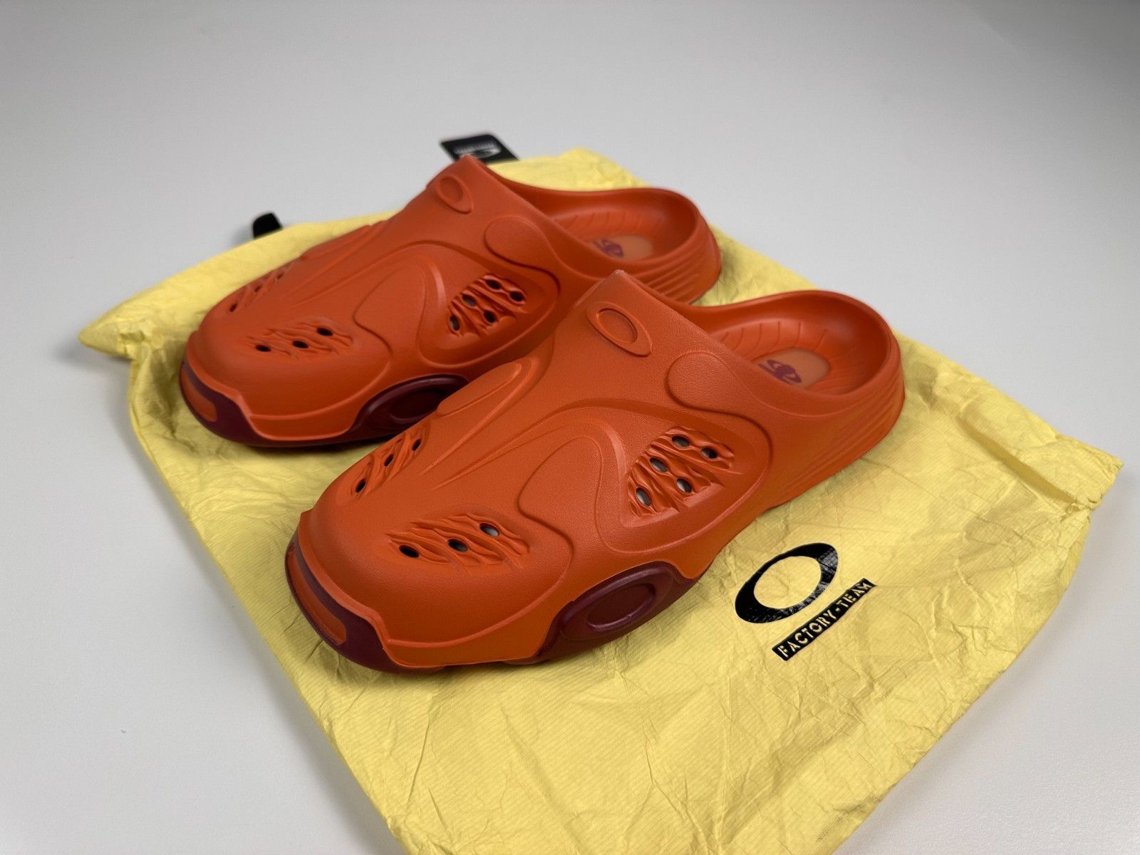 Oakley Oakley Factory Team Brain Dead Paguro slide Rust Orange US10 Size US 10 / EU 43 - 1 Thumbnail