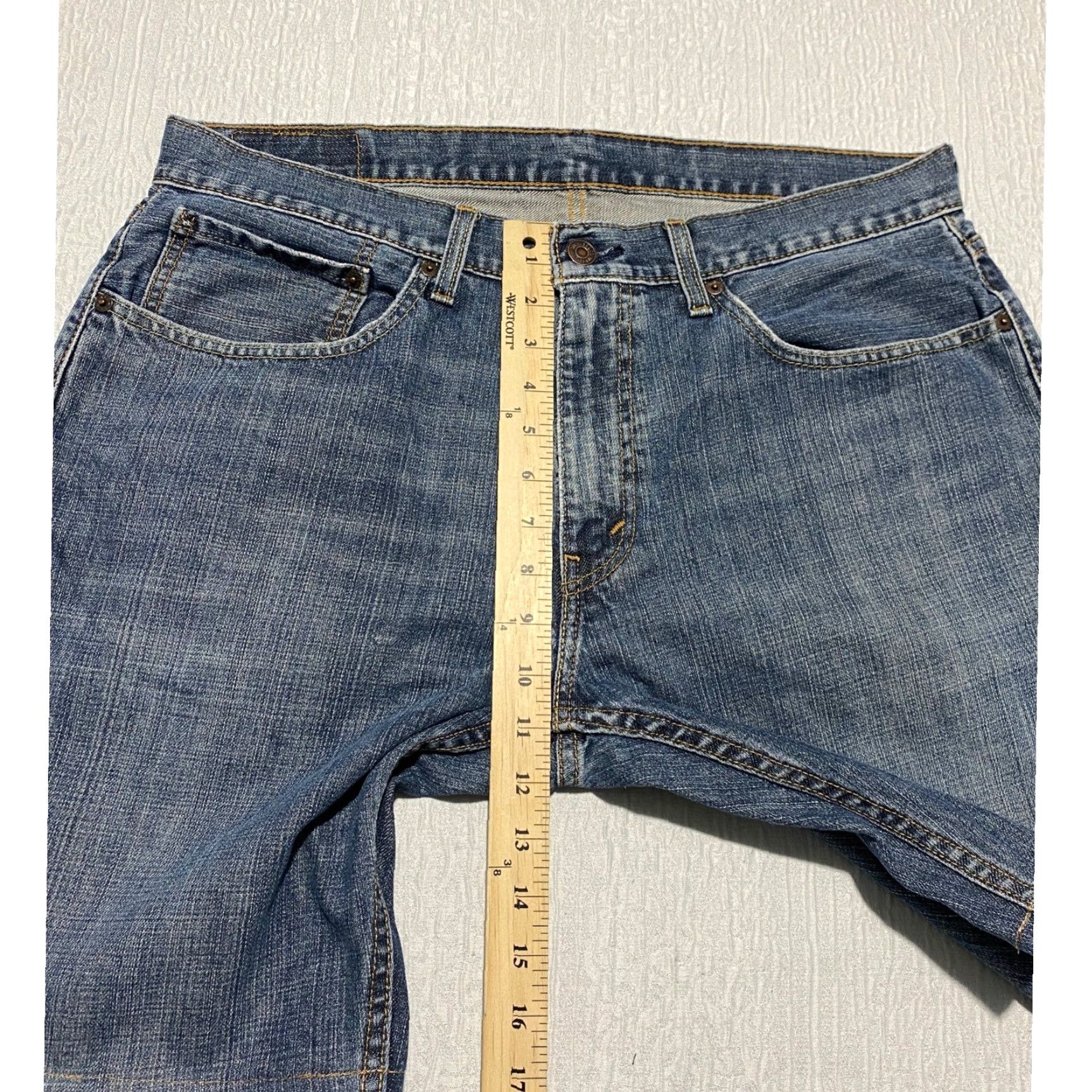 Levi's Levi's 559 Jean Shorts Men 35×10 Blue Cutoff Denim Jorts Whiskers Bermuda 5-Pocket Casual Summer Size US 35 - 6 Thumbnail