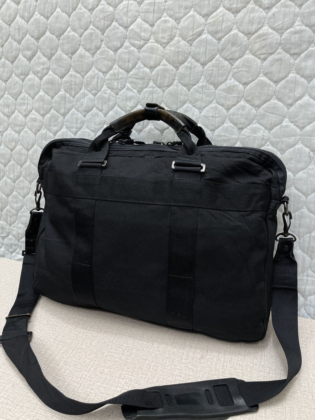 Porter 🔥🔥🔥ARCHIVE VTG PORTER MESSENGER BAG Size ONE SIZE - 9 Thumbnail