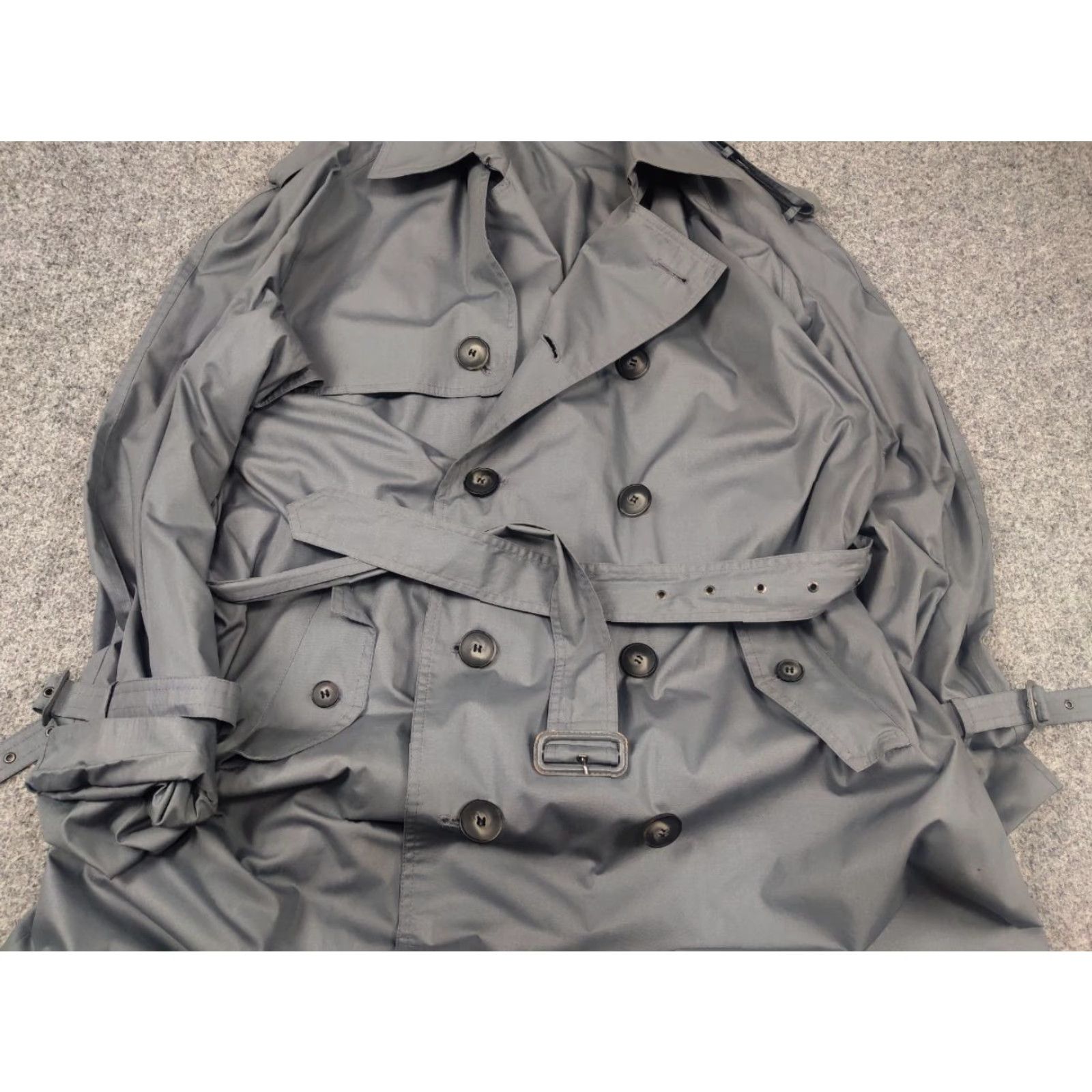 Yves Saint Laurent VINTAGE Yves Saint Laurent Gray Double-breasted trench coat Jacket Trench Coat 80s Archive Size US L / EU 52-54 / 3 - 5 Thumbnail
