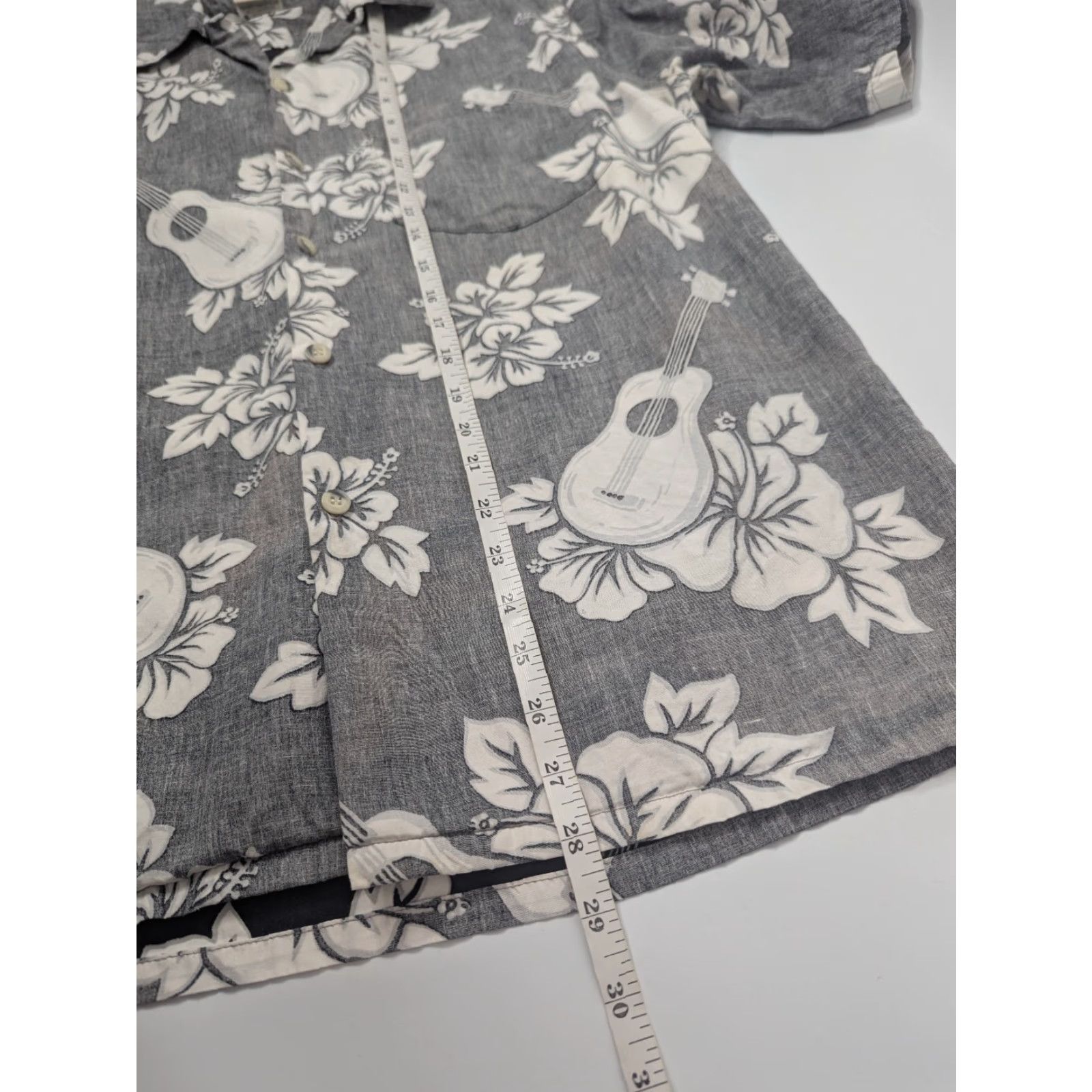 Vivobarefoot VTG Go Barefoot Shirt Men's M Floral Hawaiian Aloha Reverse Collar Button Short Sleeve Gray 100% Cotton Pocket Size US M / EU 48-50 / 2 - 6 Thumbnail