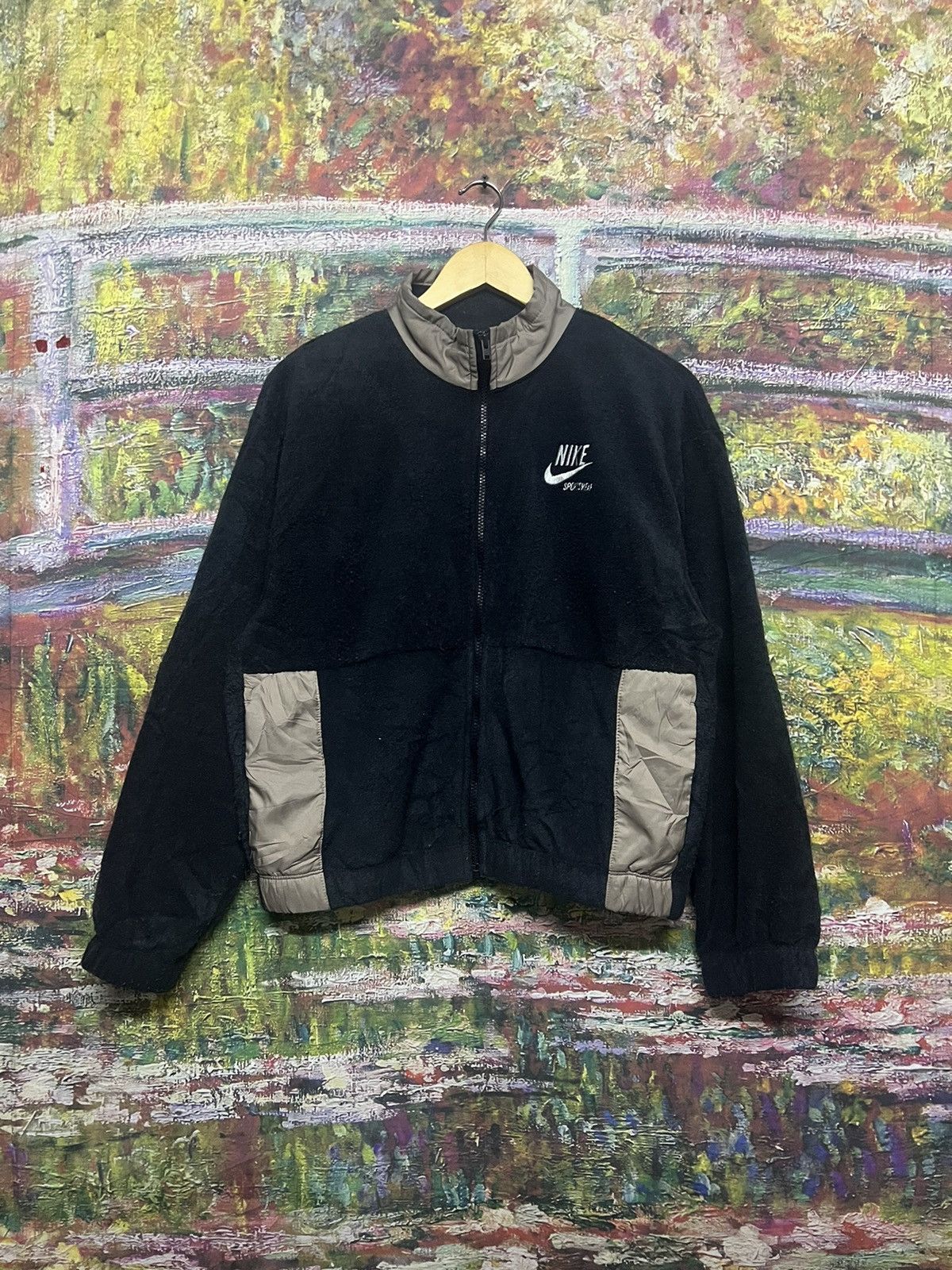 Nike SportsWear