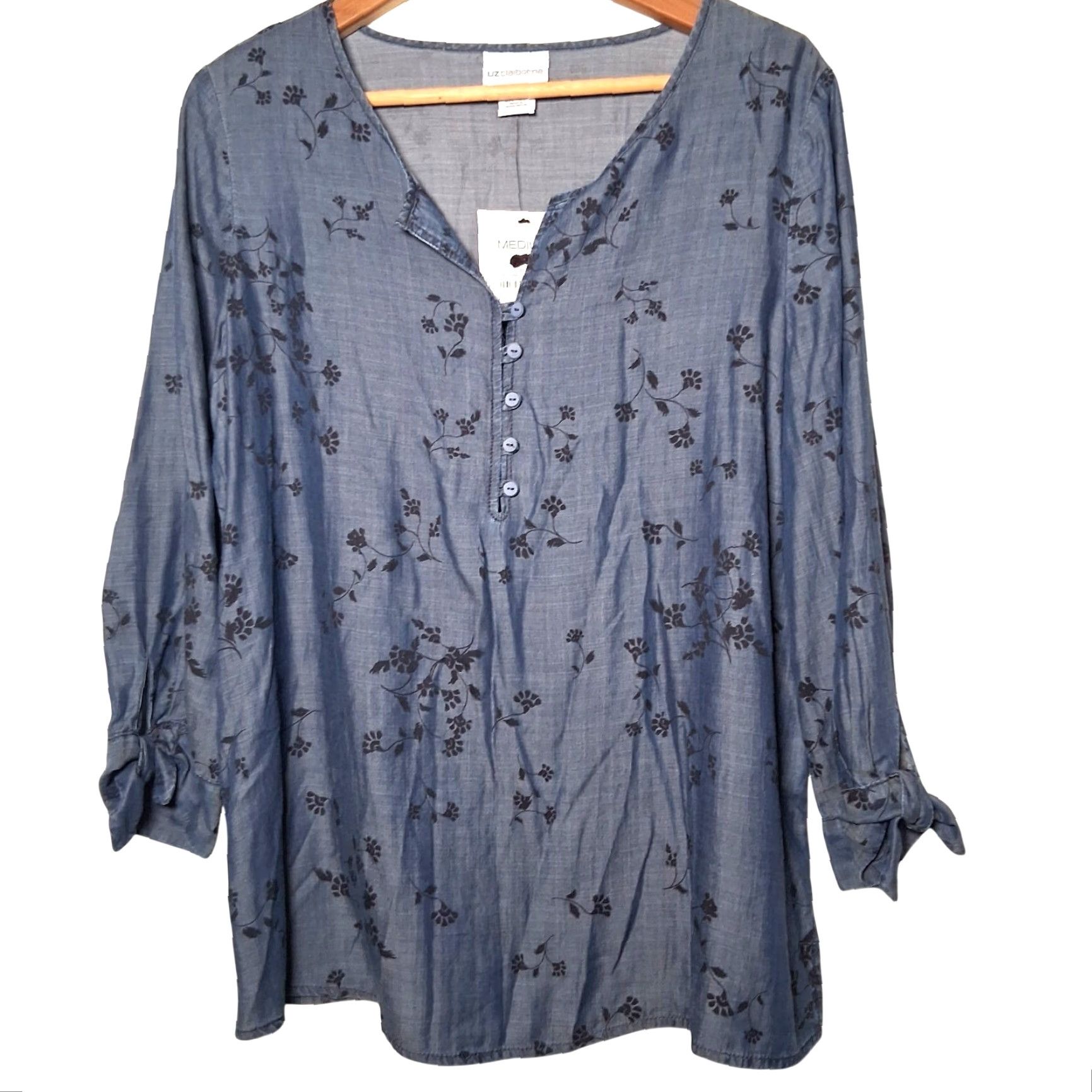 Liz Claiborne Liz Claiborne Blouse M Blue Floral Lyocell 3/4 Sleeve Bow Cuff Button NEW Size M / US 6-8 / IT 42-44 - 2 Thumbnail