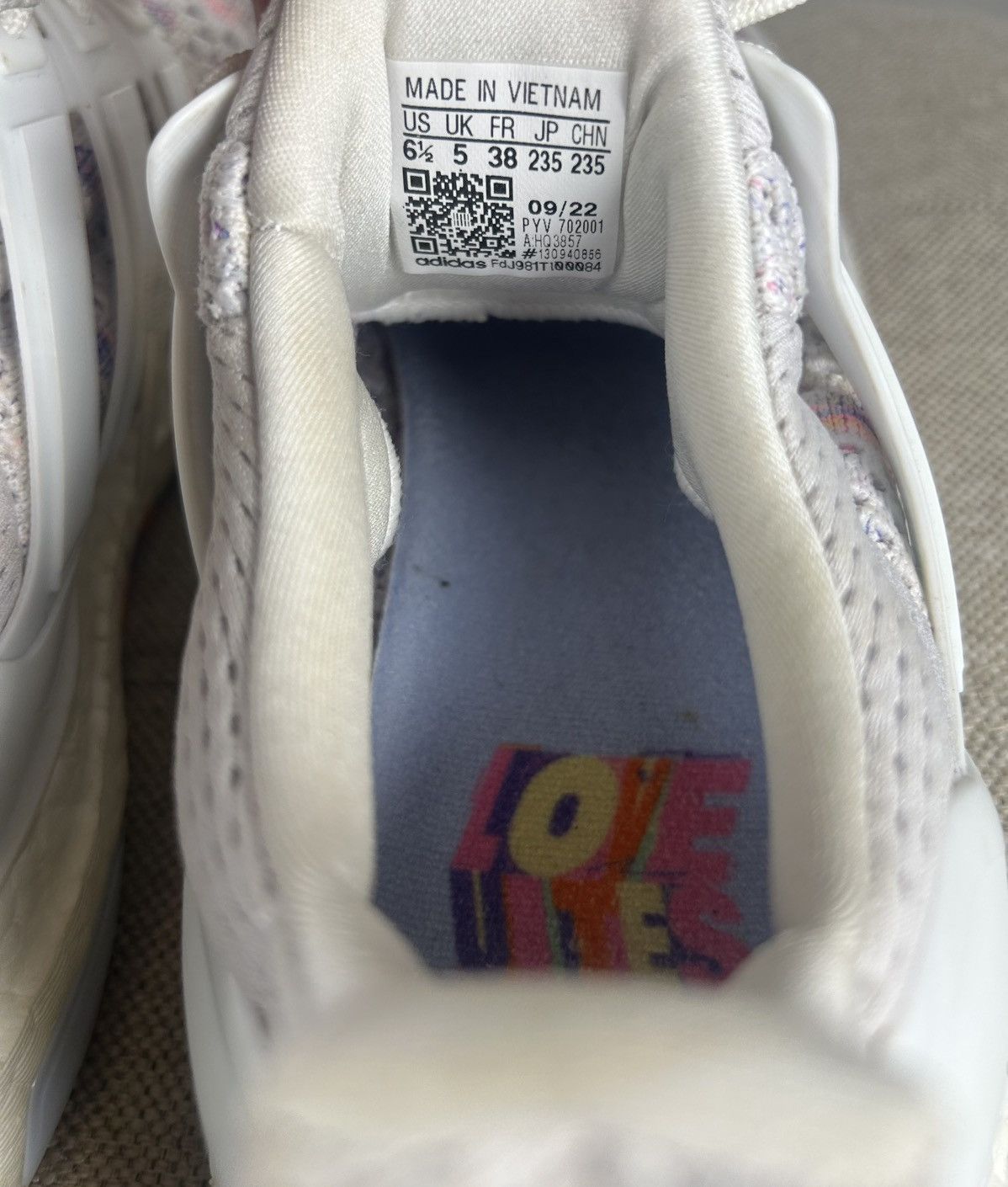 Adidas Adidas Ultra Boost 1.0 DNA Valentine's Day Hearts Sneakers Size US 6.5 / IT 36.5 - 10 Thumbnail