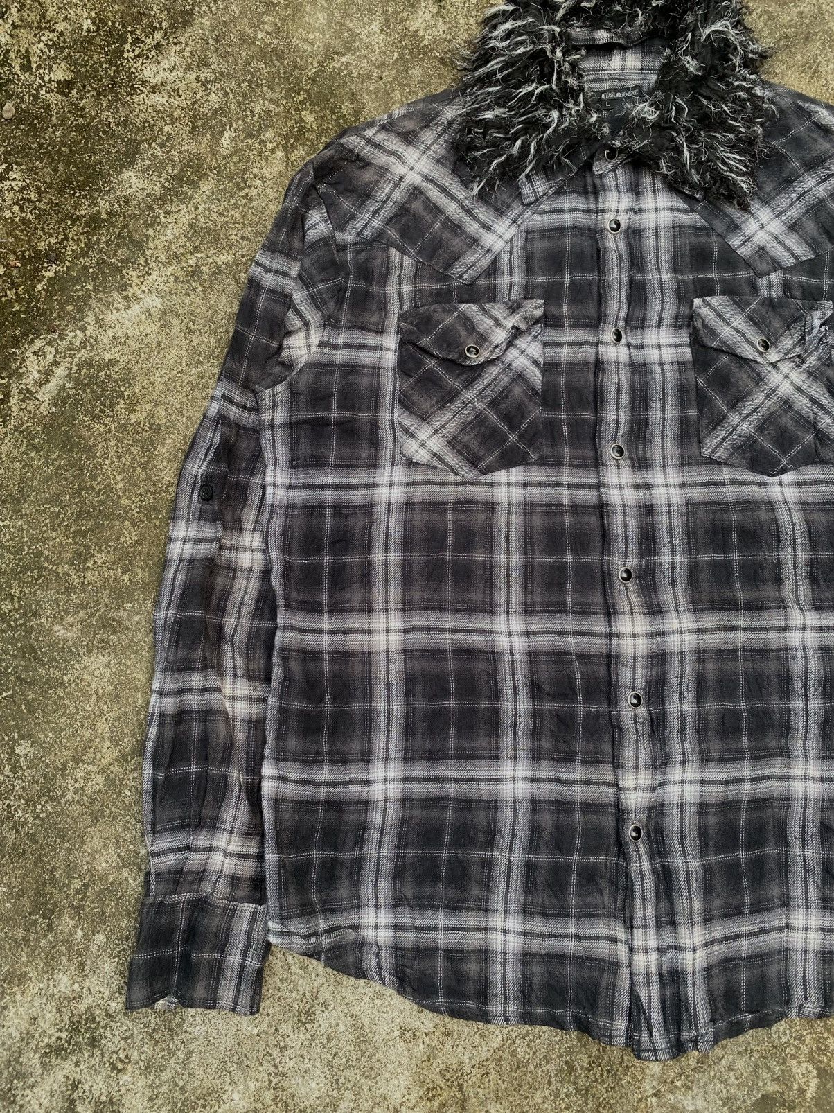 If Six Was Nine JAPANESE BRAND FUR LGB PLAID BUTTON UP SHIRT Size US L / EU 52-54 / 3 - 3 Thumbnail