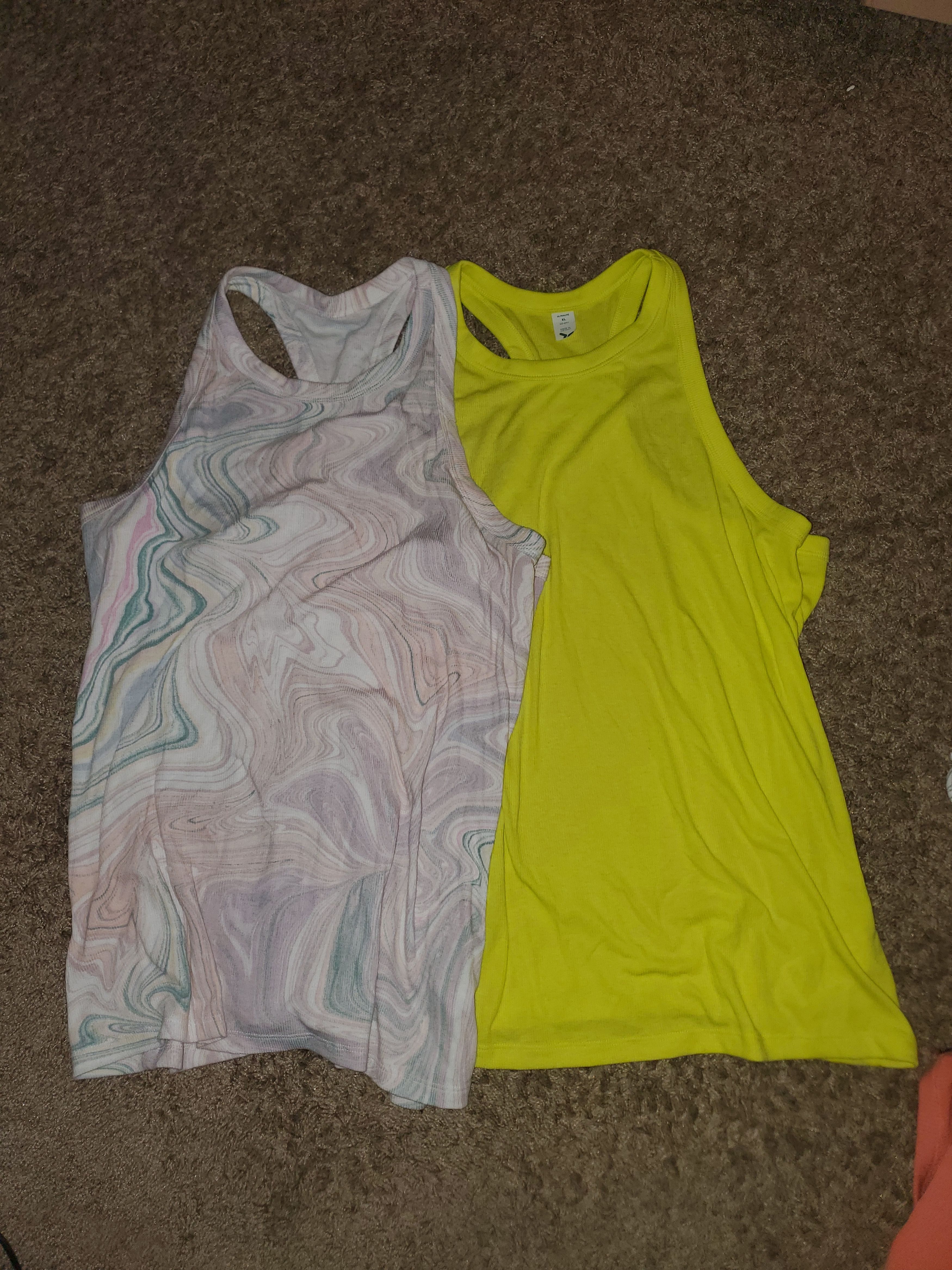 Old Navy Women's variety bundle of 6 tank tops-size XL Size XL / US 12-14 / IT 48-50 - 1 Thumbnail