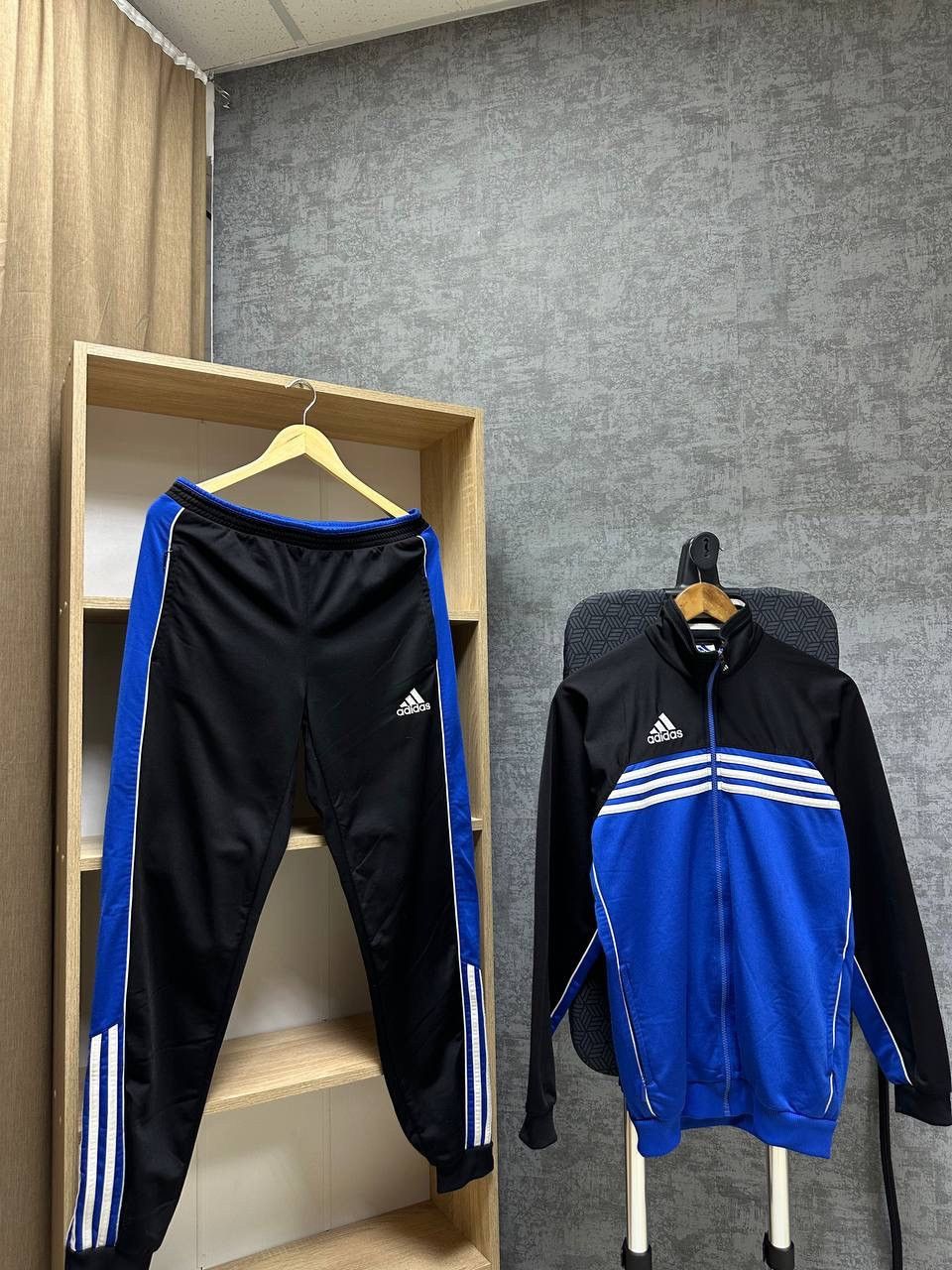 Adidas × Vintage Vintage Adidas Blue Sportswear Tracksuit Size US M / EU 48-50 / 2 - 5 Thumbnail