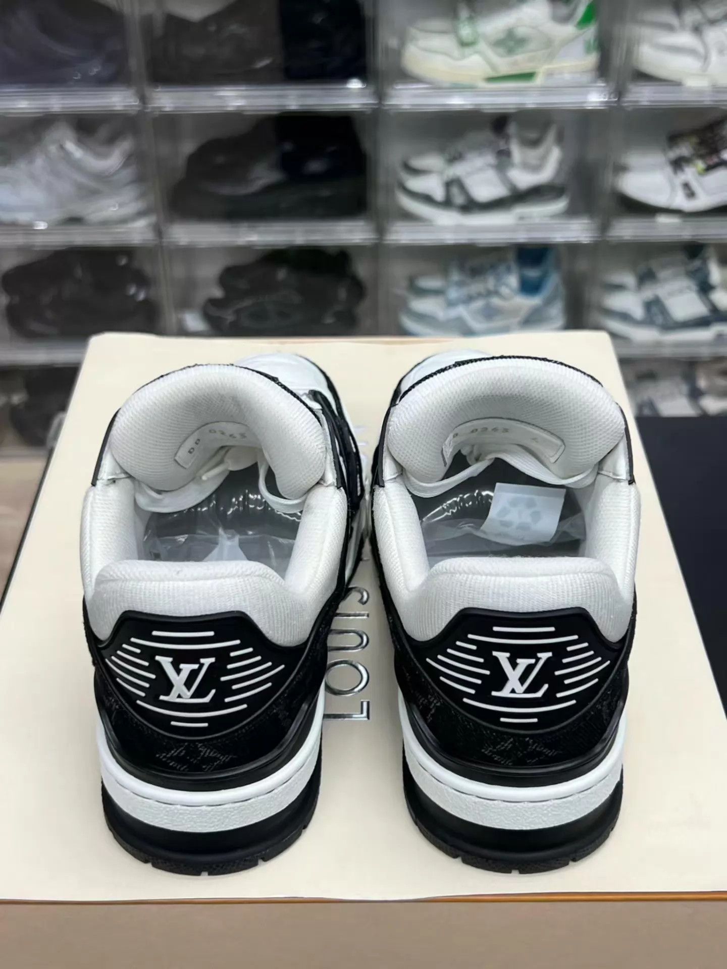 Louis Vuitton LV TRAINER Panda Denim UK4 Like New Size US 6.5 / IT 36.5 - 6 Thumbnail
