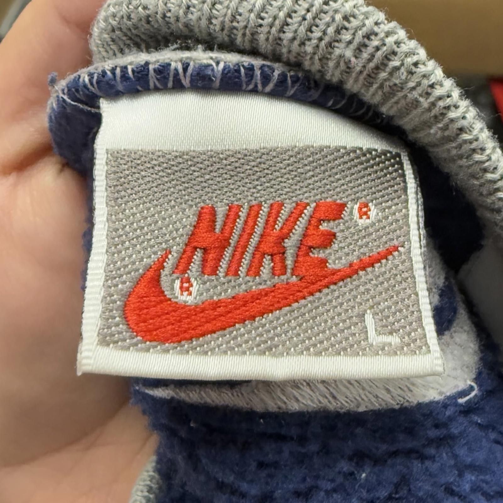 Nike Nike Basketball Champs Crewneck — L — Size US L / EU 52-54 / 3 - 7 Thumbnail
