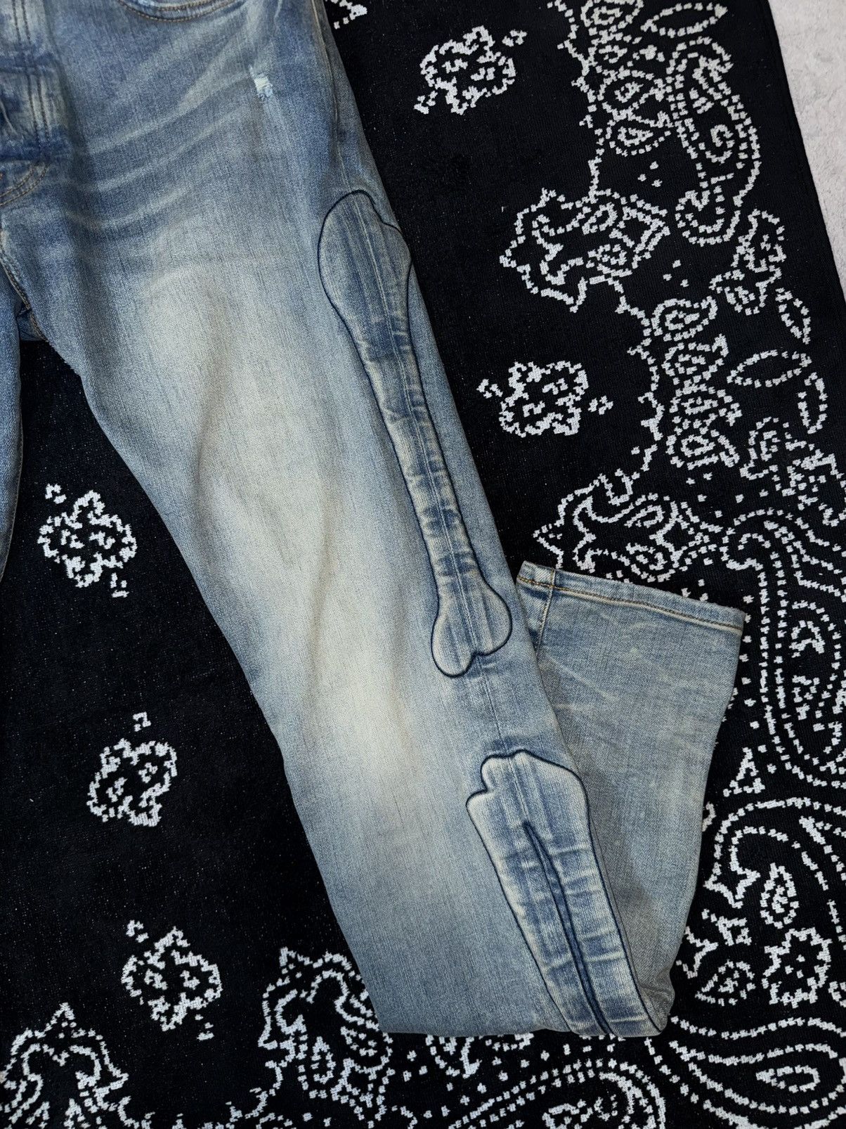 Amiri AMIRI SKELL BONE SCRIPT LOGO JEANS Size US 32 / EU 48 - 8 Thumbnail
