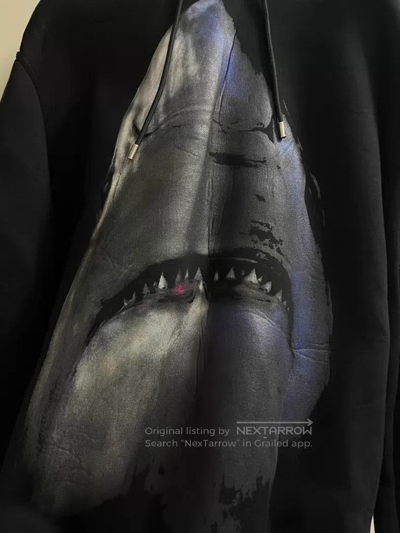 Givenchy Givenchy Shark Print Hoodie Size US M / EU 48-50 / 2 - 3 Thumbnail