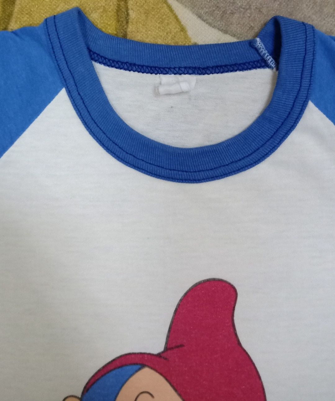 Cartoon Network × Disney × Vintage Vintage 70s Snow White Dopey Raglan T-shirt Size S / US 4 / IT 40 - 7 Thumbnail