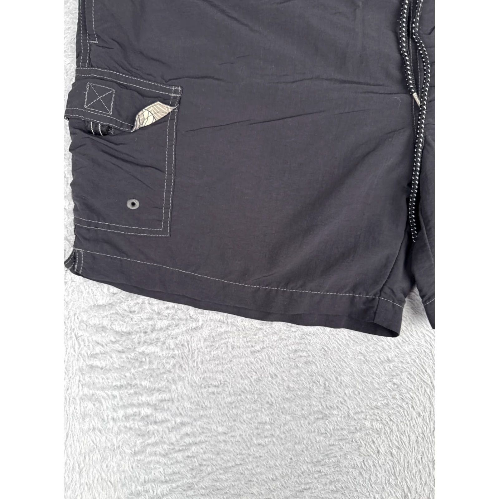 Tommy Bahama Tommy Bahama Swim Trunks Men L Black Solid Nylon Shell Lined Cargo Trunks Relax 7" Mens Black Solid Size US 33 - 3 Thumbnail