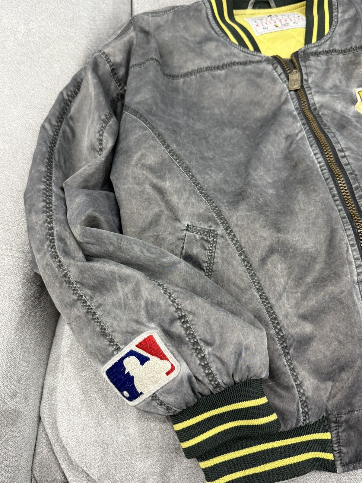 MLB Vintage Pirates Pittsburgh Baseball Nylon Bomber Jacket Size US XL / EU 56 / 4 - 8 Thumbnail