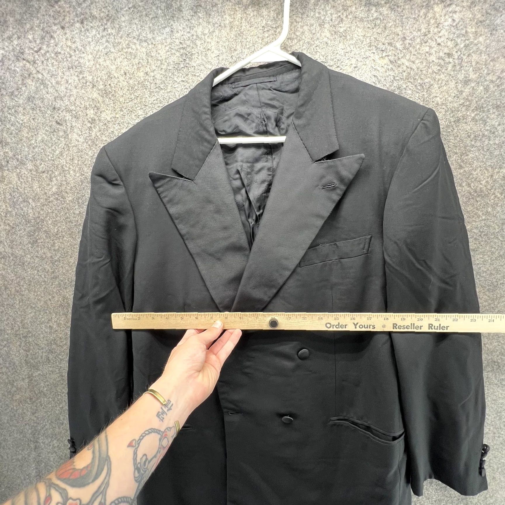 Brioni VINTAGE Brioni Tuxedo Jacket Mens EU 54 L Black Double-Breasted Peak Peak Lapel Formal Italy Long Four-Button Three-Button Inner Pockets Mens Size 54R - 4 Thumbnail