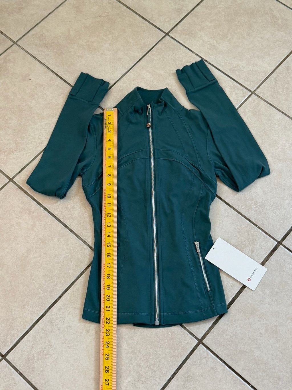 Lululemon LULULEMON DEFINE JACKET NULU GREEN COLOR SIZE 2 NWT Size XS / US 0-2 / IT 36-38 - 3 Thumbnail