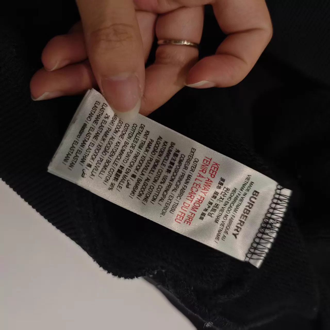 Burberry Burberry Black Logo Print Hoodie XL Size US XL / EU 56 / 4 - 4 Thumbnail