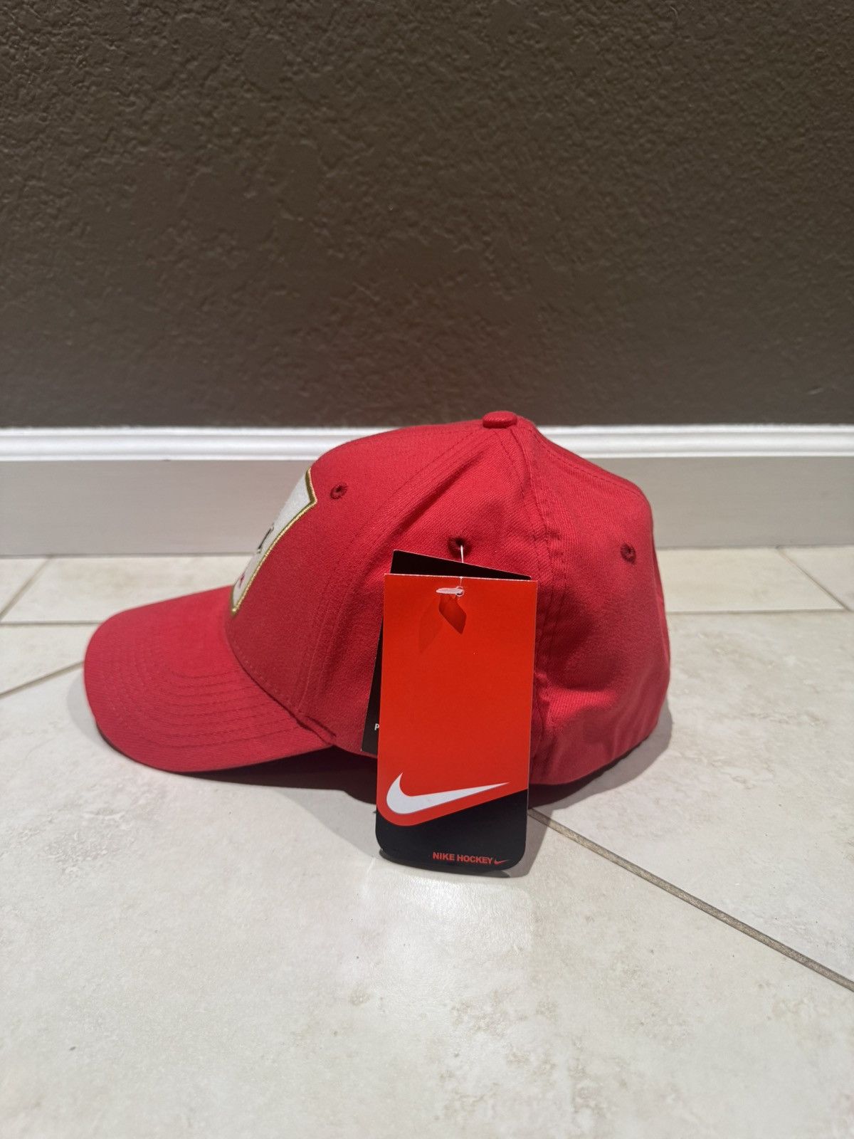 Nike NEW Team Canada Olympics Hockey Nike Flexfit Cap Hat Red Size ONE SIZE - 3 Thumbnail