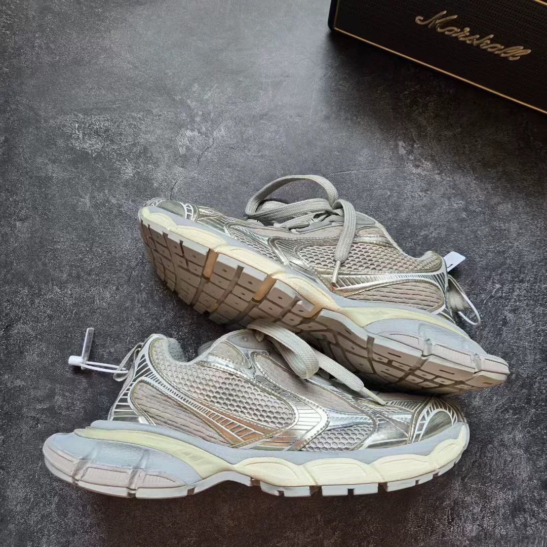 Balenciaga Balenciaga Beige Lowtop Sneakers XXXL Men Size US 10 / EU 43 - 1 Thumbnail
