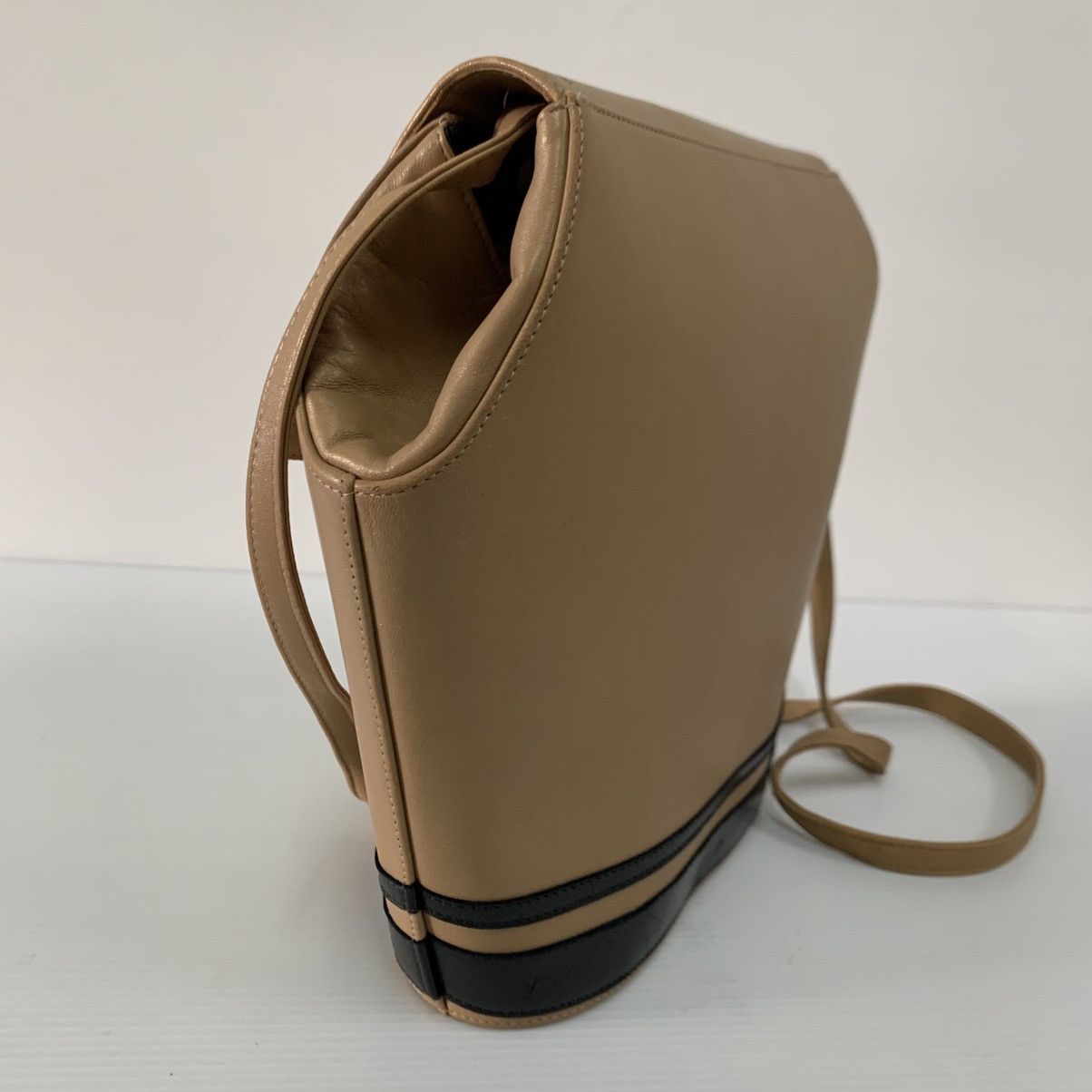 Charles Jourdan Charles Jourdan Leather Slingbag Size ONE SIZE - 5 Thumbnail