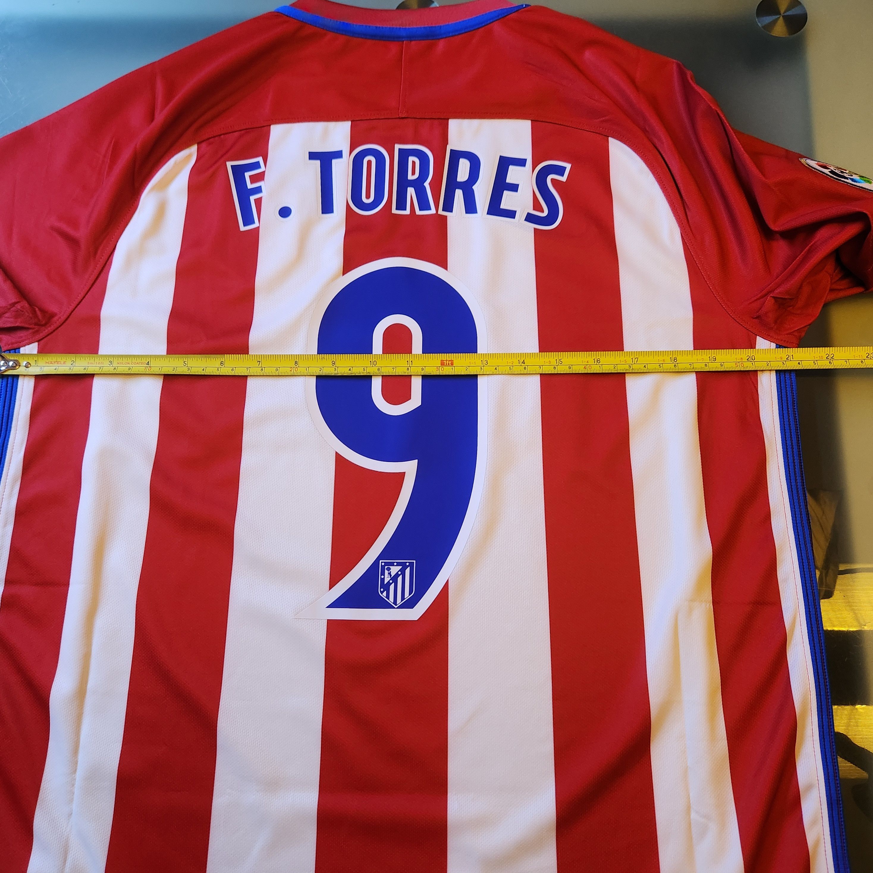 Nike Authentic Atletico Madrid TORRES 2016-2017 16/17 Home Jersey Size US M / EU 48-50 / 2 - 13 Thumbnail