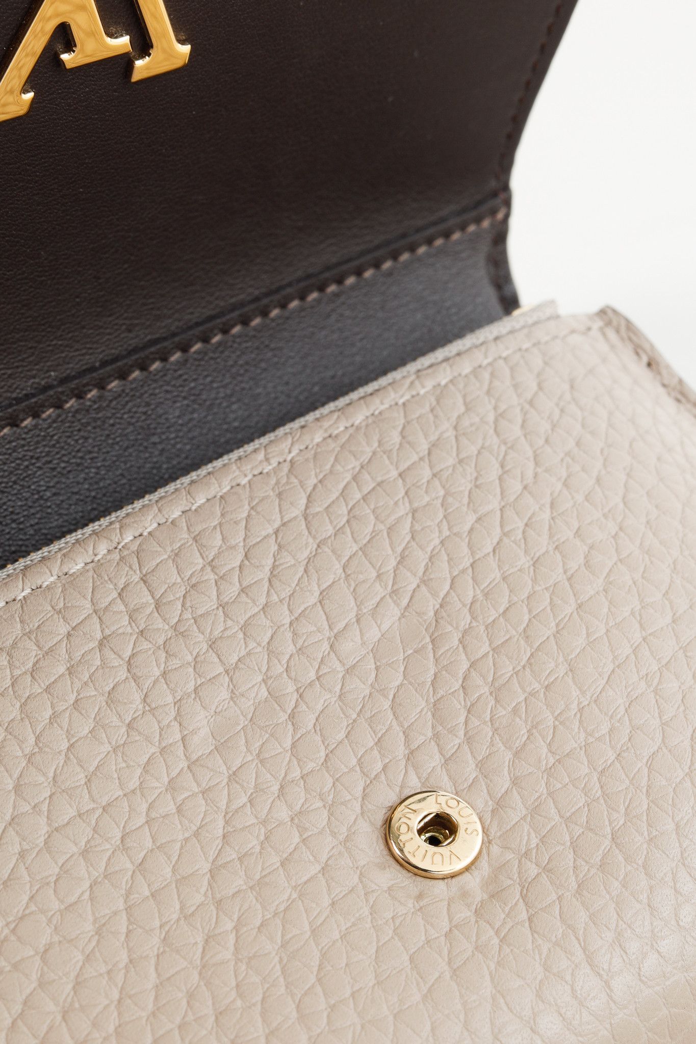 Louis Vuitton Louis Vuitton Galet Taupe Capucines Compact Wallet Size ONE SIZE - 7 Thumbnail