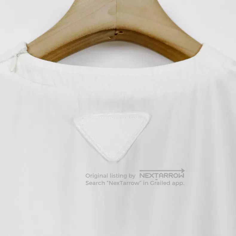 Prada Prada White back triangle logo short-sleeved T-shirt Size XS / US 0-2 / IT 36-38 - 6 Thumbnail