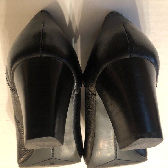 Etienne Aigner Etienne Aigner women's leather pump shoes size: 5 1/2M Size US 5.5 / IT 35.5 - 10 Thumbnail