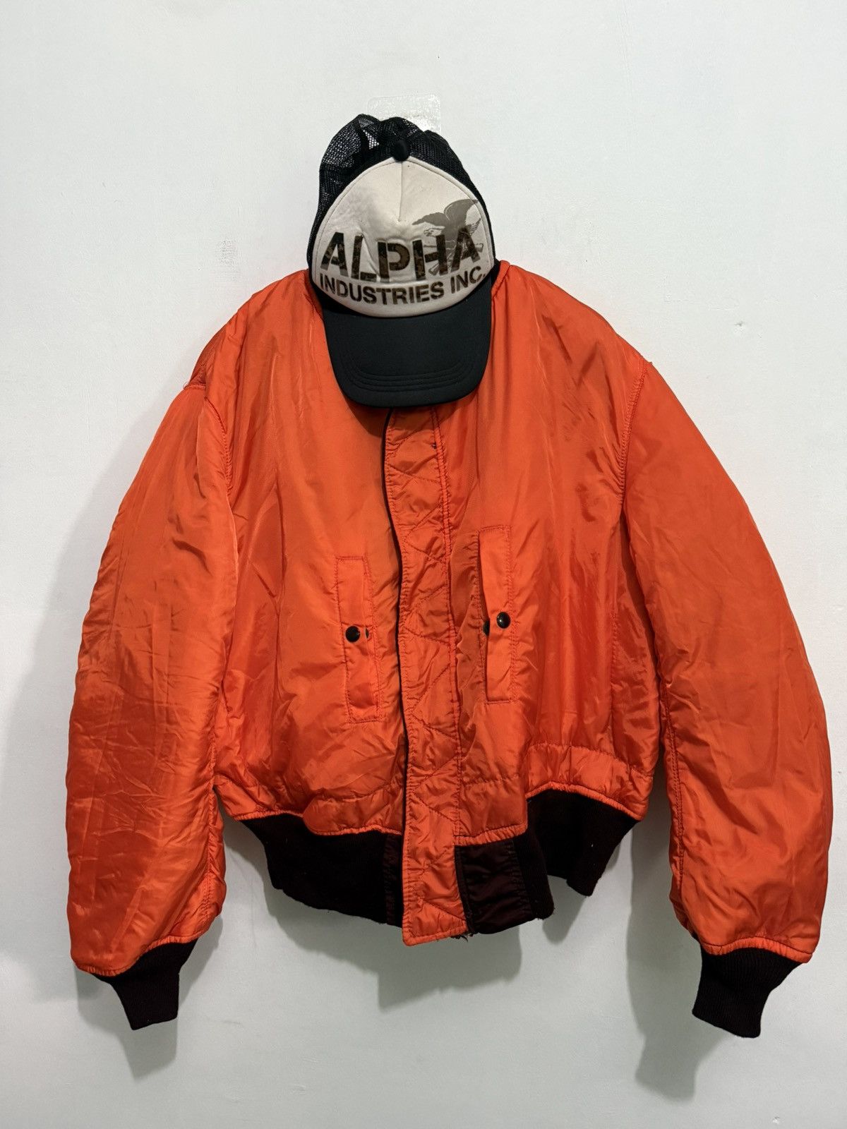 Vintage Vintage alpha industries bomber jacket reversable Size US XL / EU 56 / 4 - 6 Thumbnail
