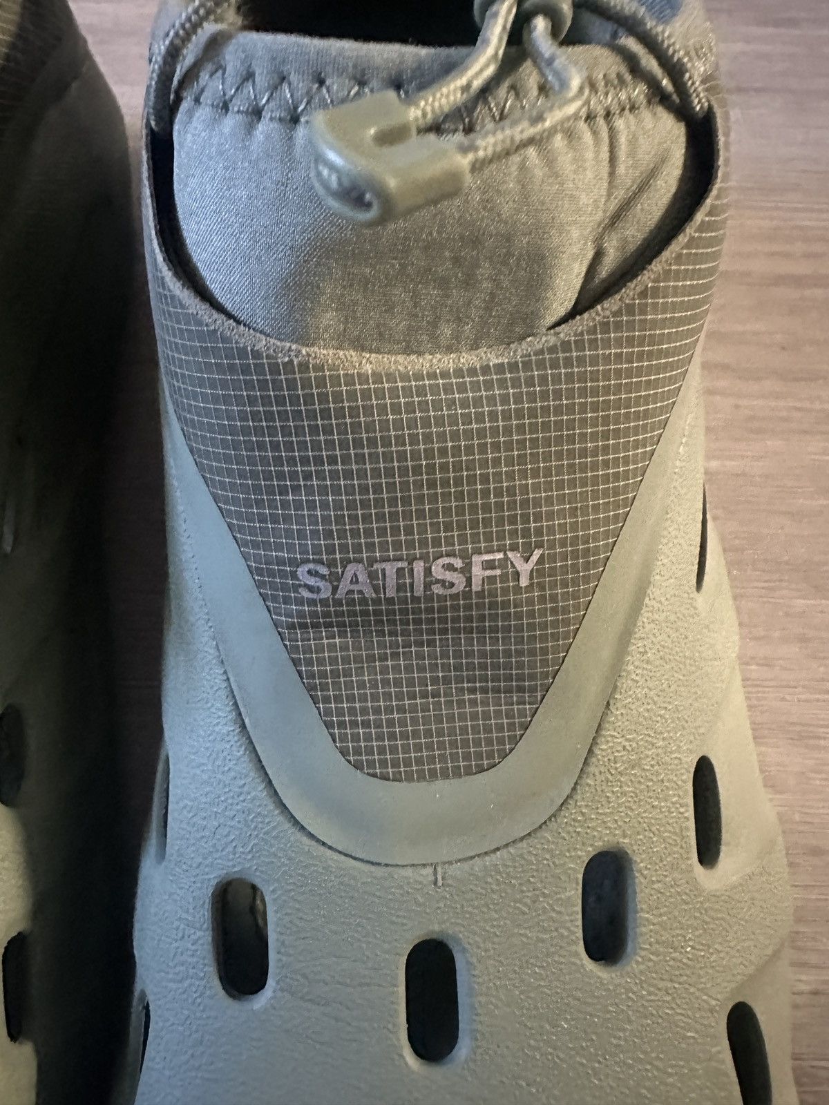 Crocs × Satisfy Satisfy x Crocs Size US 8 / EU 41 - 2 Thumbnail