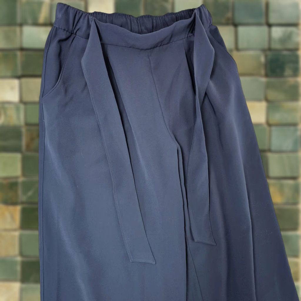 Lululemon Lululemon Noir Pants Blue 26x30 Stretch High Rise Wide Leg Wrinkle Free Career Size 28" / US 6 / IT 42 - 1 Thumbnail
