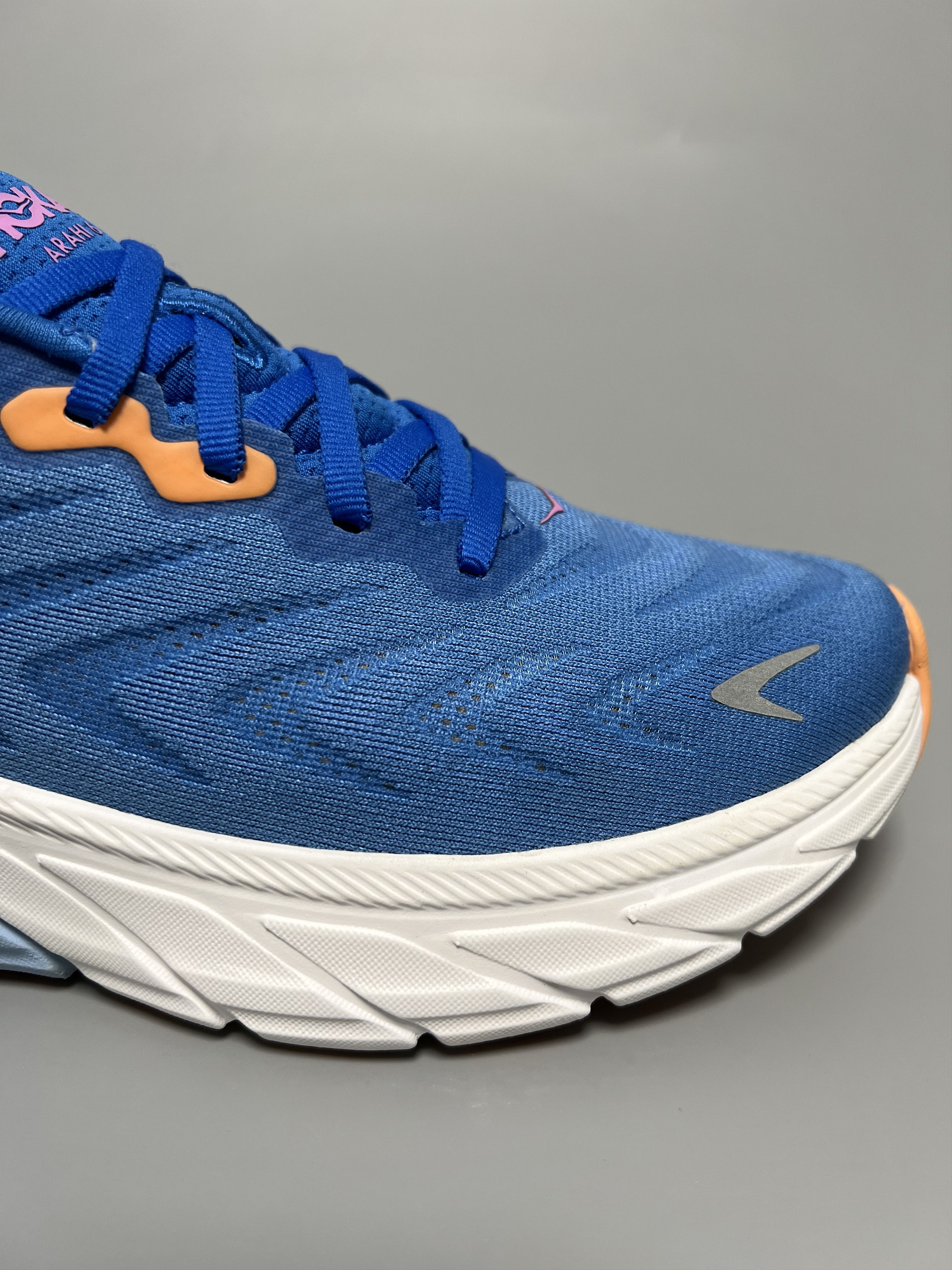 Hoka 7B Hoka One One Arahi 6 Running Shoes 1123195-AACS Size US 7 / IT 37 - 13 Thumbnail