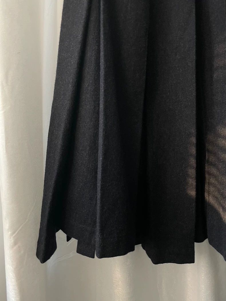 Comme des Garcons Comme des Garcons size os Medieval Women's Wool Skirt Plea Size 25" / US 0 / IT 36 - 4 Thumbnail