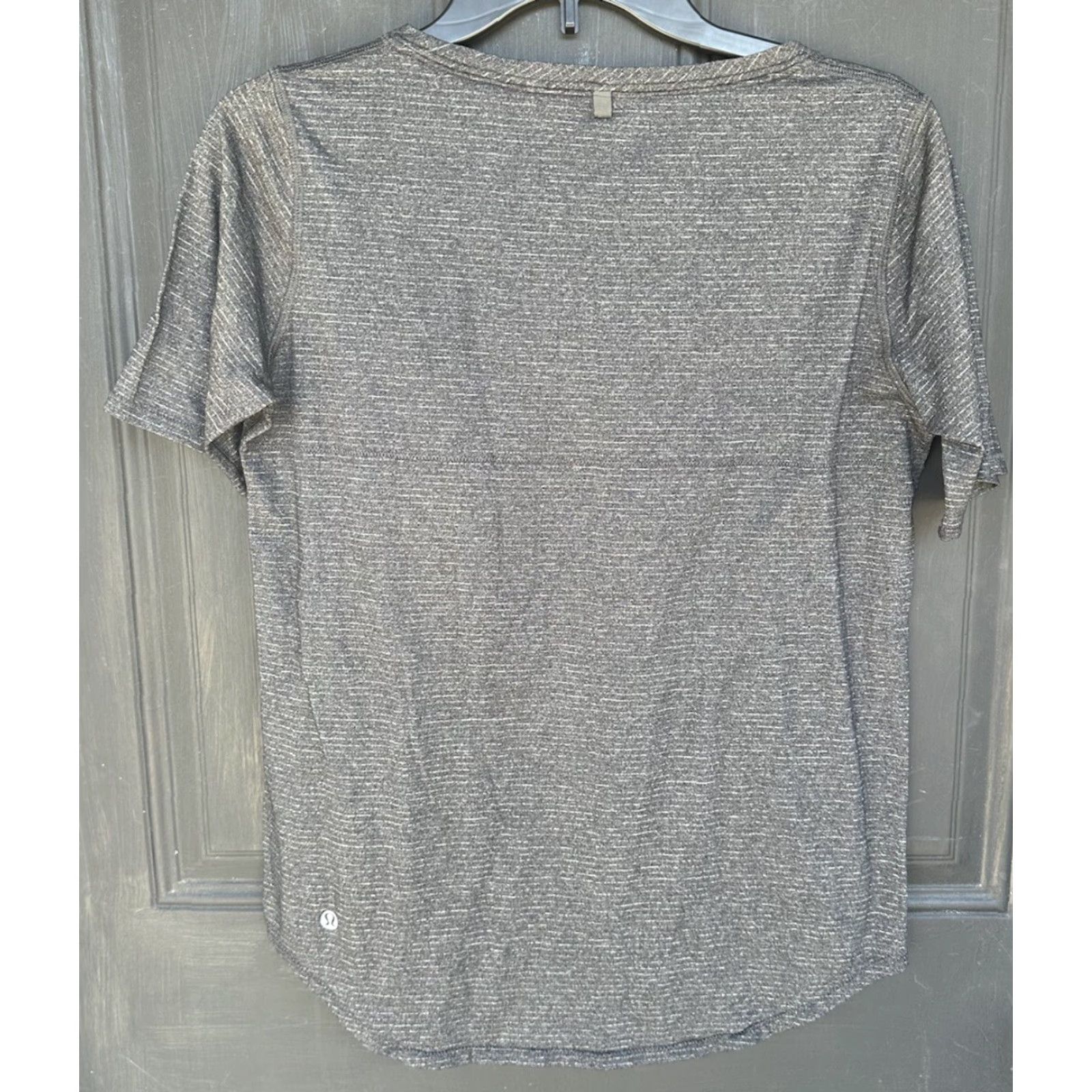 Lululemon Lululemon Shirt Women Short Sleeve Size 6 Charcoal Pullover Breathable Lightweight Stretch Airy Activewear Shirt Size M / US 6-8 / IT 42-44 - 2 Thumbnail