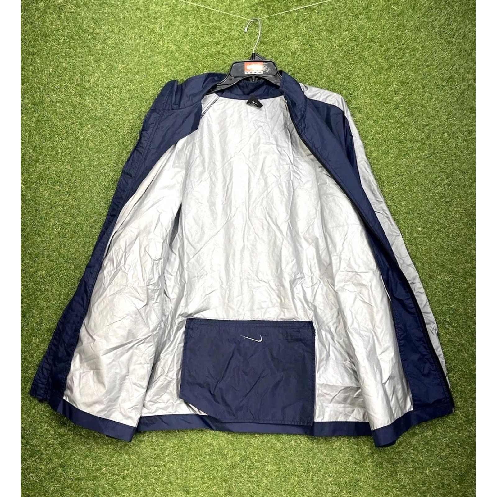 Nike VINTAGE Nike Windbreaker Jacket Mens L Full Zip Track Jacket Heavyweight Blue Nylon Embroidered Logo Swoosh 90s Nike Air Tracksuit Windbreaker Size 42R - 3 Thumbnail
