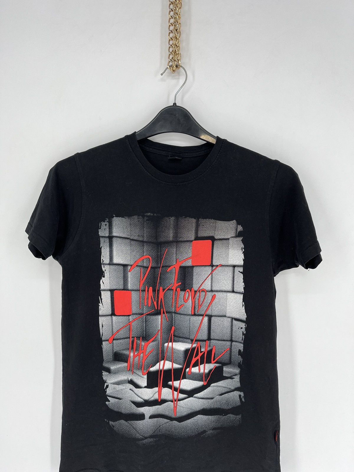Band Tees Vintage Y2K Pink Floyd “The Wall” Shirt Rock Band Tee Size US S / EU 44-46 / 1 - 6 Thumbnail