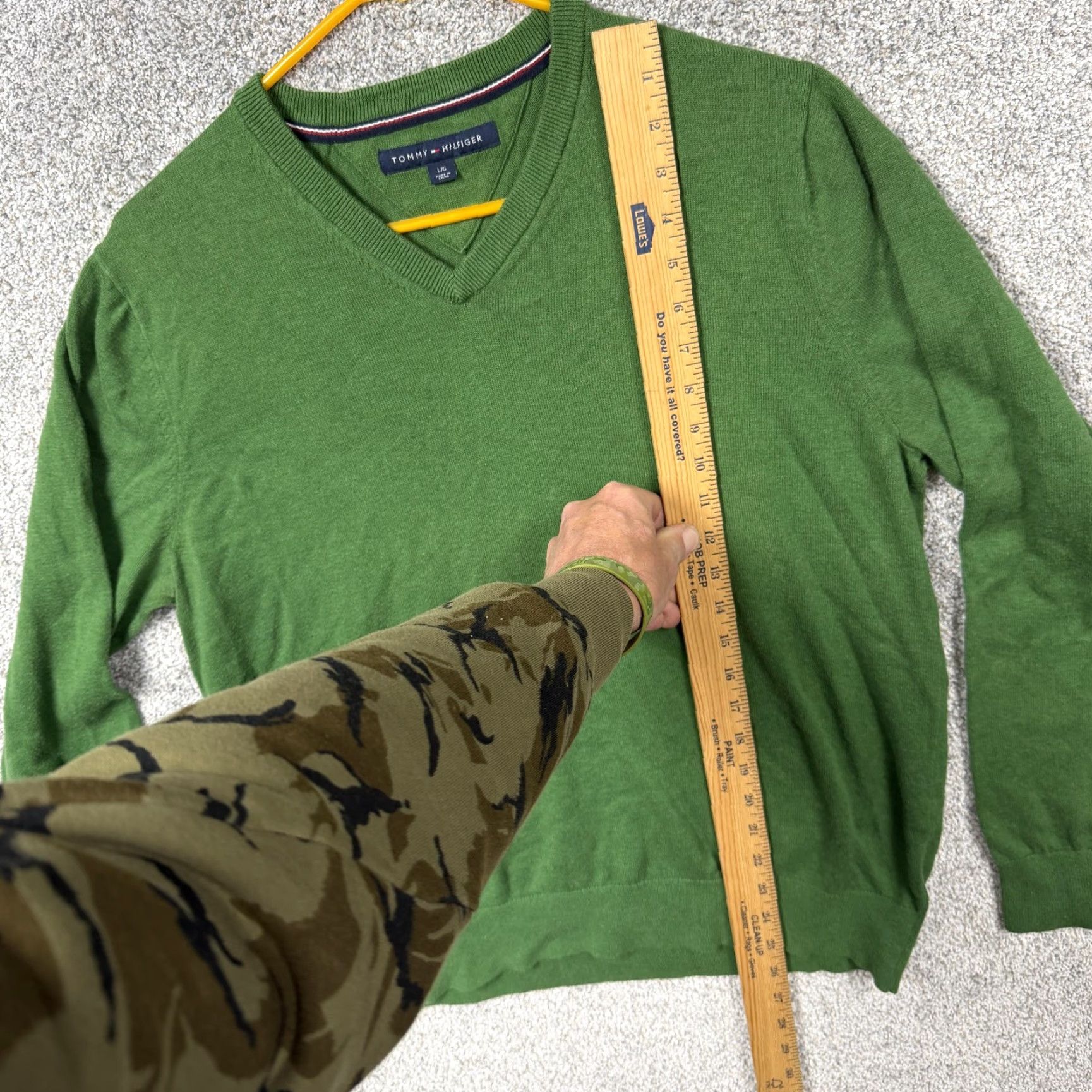 Tommy Hilfiger Tommy Hilfiger Sweater Men L Green Knit Solid V-Neck 100% Cotton Embroidered Logo Polo Pullover Classic Modern Size US L / EU 52-54 / 3 - 2 Thumbnail