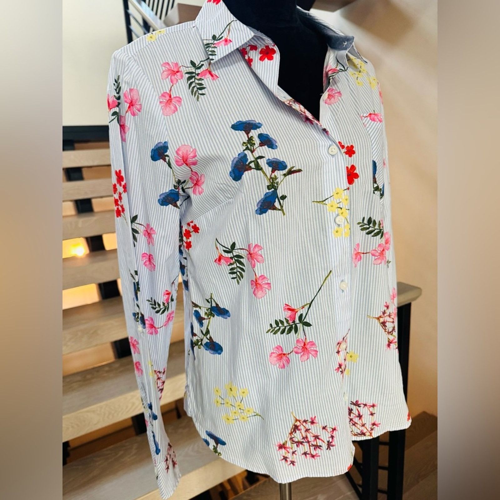 Tommy Hilfiger New Tommy Hilfiger Floral Striped Button Down Shirt Size S / US 4 / IT 40 - 3 Thumbnail