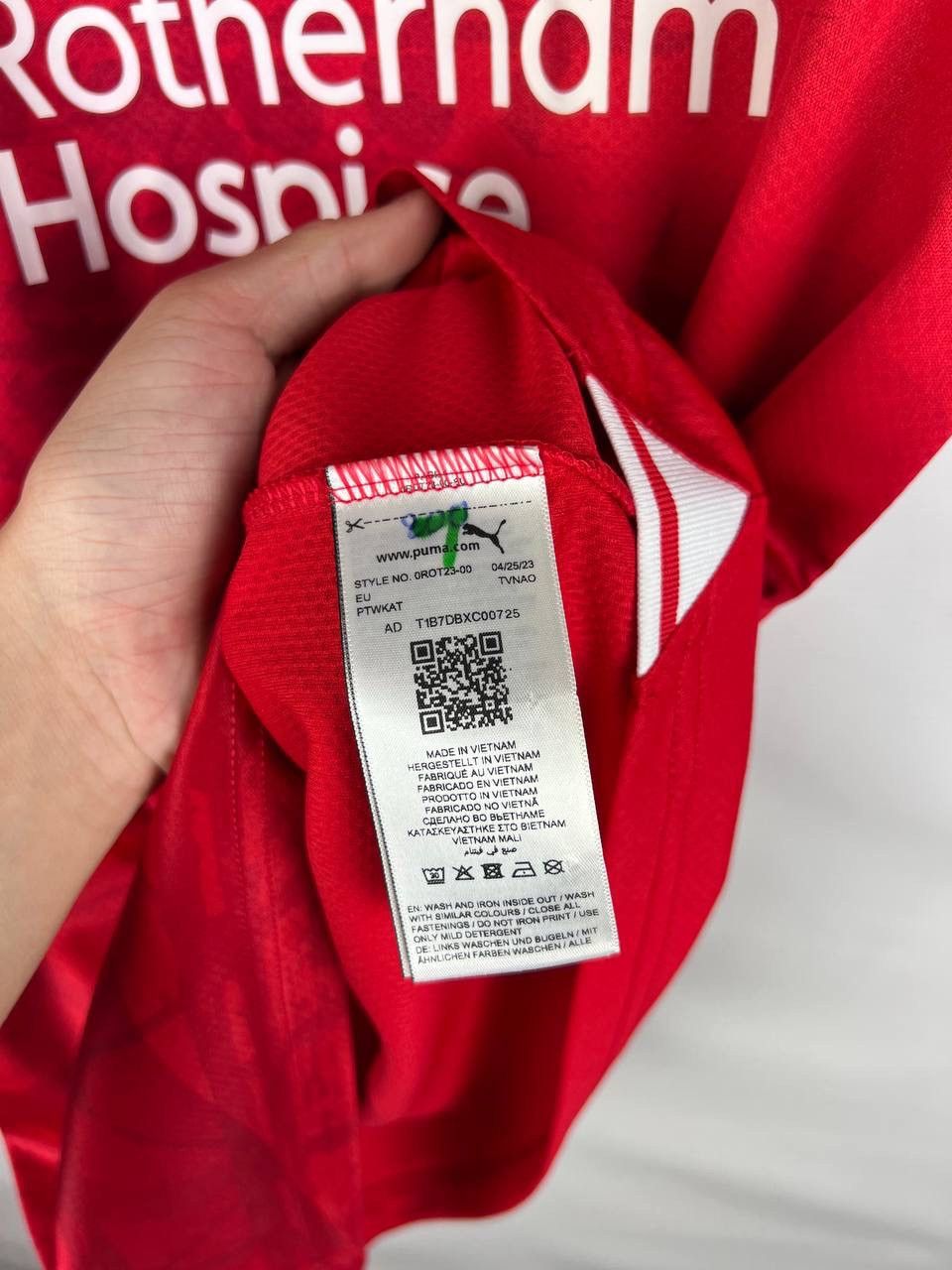 Puma Rotherham United Puma jersey size M Size US M / EU 48-50 / 2 - 4 Thumbnail