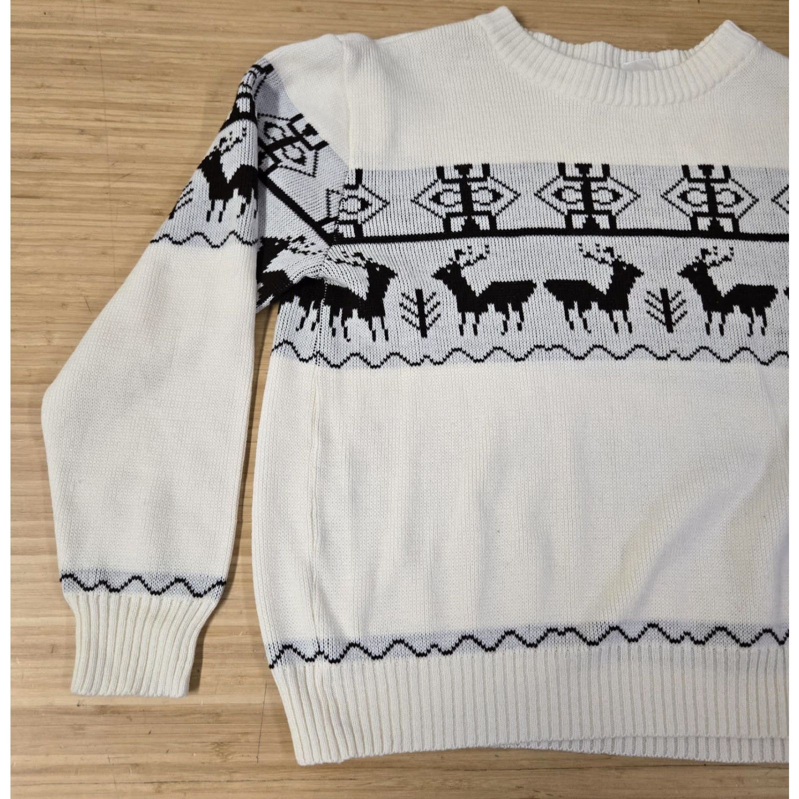 Fruit Of The Loom VINTAGE Fruit of the Loom Sweater Mens Large White Black Reindeer Fair Isle Pullover Crew Neck Long Sleeve Christmas Mens Size US L / EU 52-54 / 3 - 3 Thumbnail