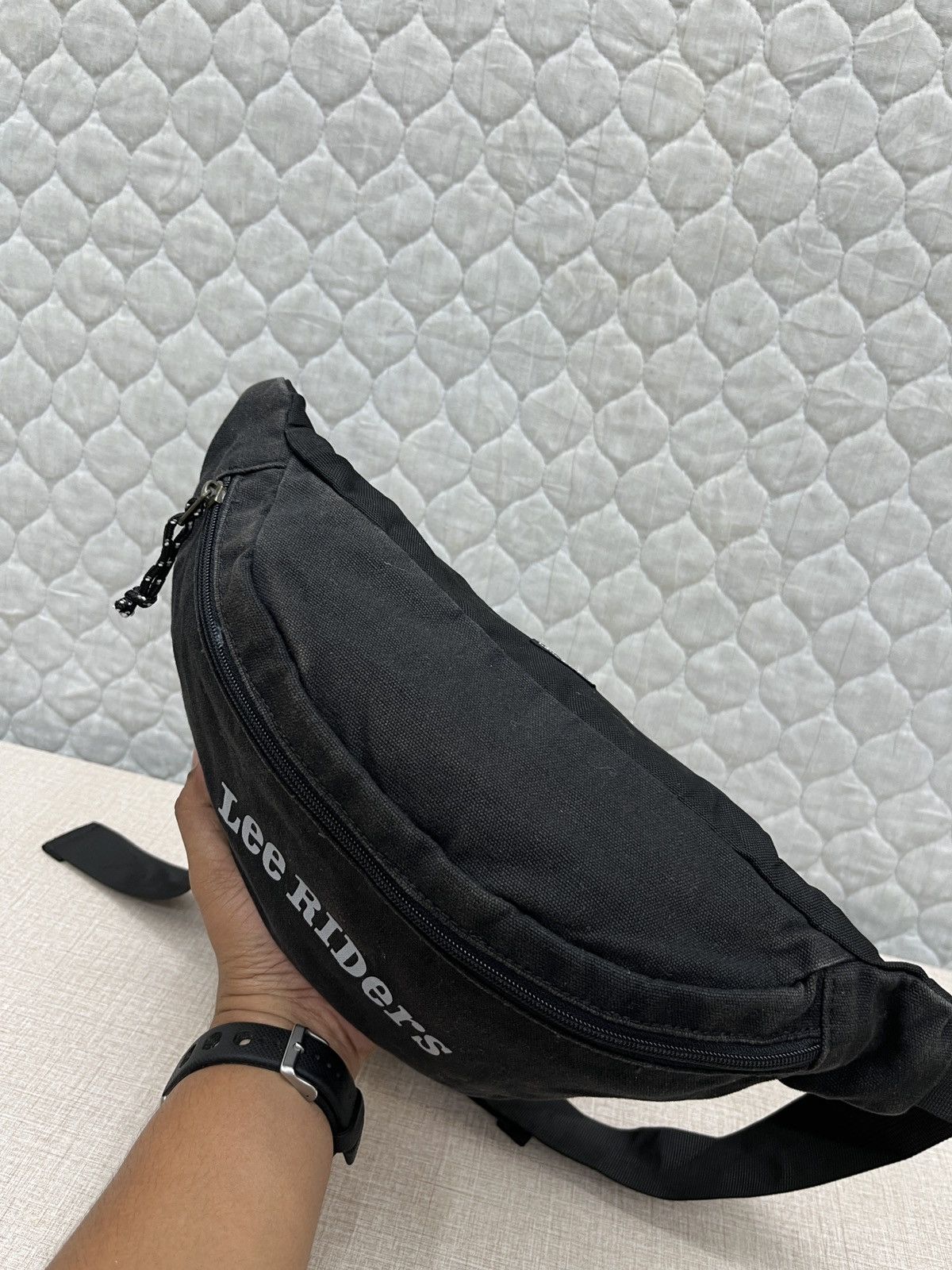 Champion × Lee 🔥🔥🔥STEALS CHAMPION & LEE RIDERS BAG Size ONE SIZE - 5 Thumbnail