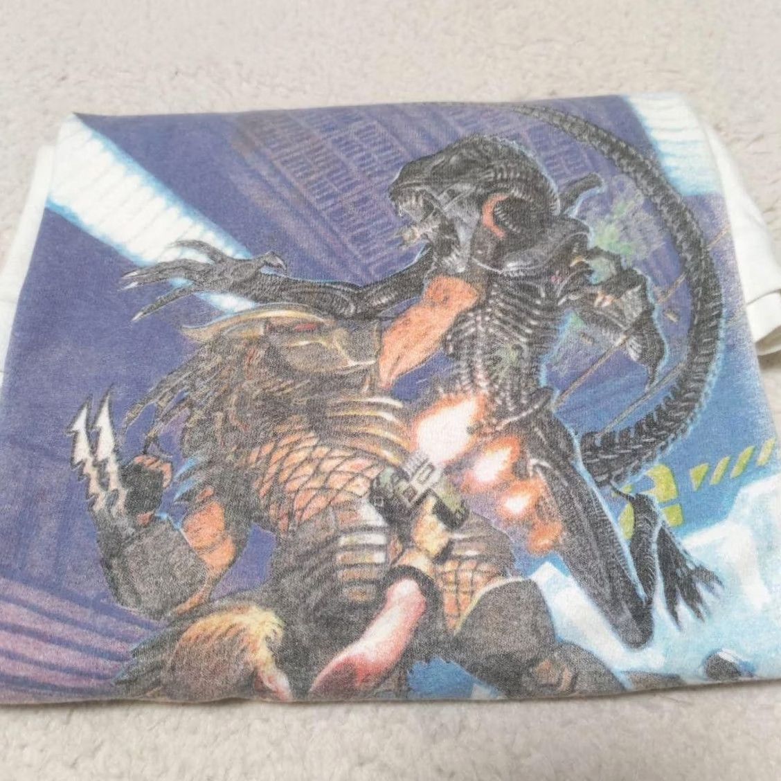Fruit Of The Loom Vintage 1996 Alien vs Predator Shirt L White Rare Japan Promo Used Adult Men Fruit of the Loom Size US L / EU 52-54 / 3 - 7 Thumbnail
