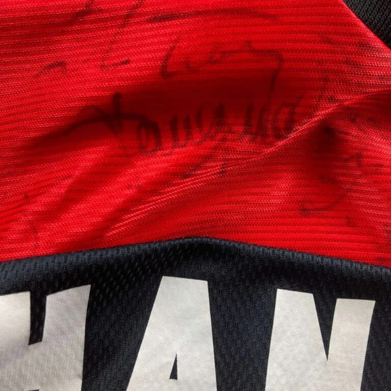 Other SIGNED Hannover 2002-03 Uhlsport home football jersey size M Size US M / EU 48-50 / 2 - 11 Thumbnail