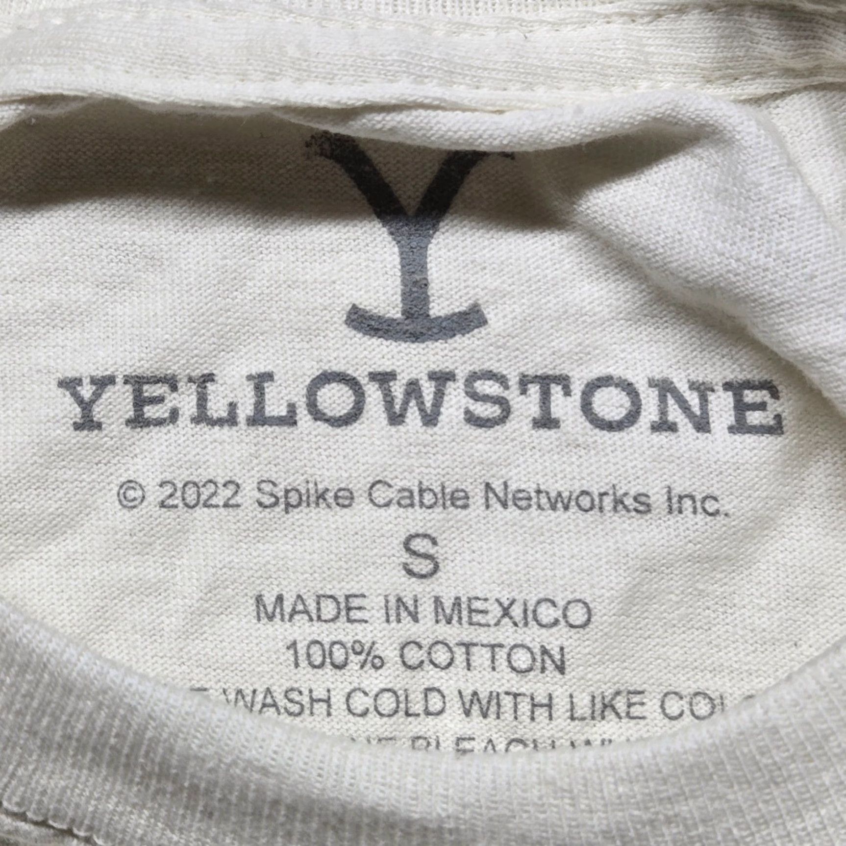 Vintage VINTAGE Yellowstone Dutton Ranch Shirt Adult S White T-Shirt Mens Size US S / EU 44-46 / 1 - 4 Thumbnail