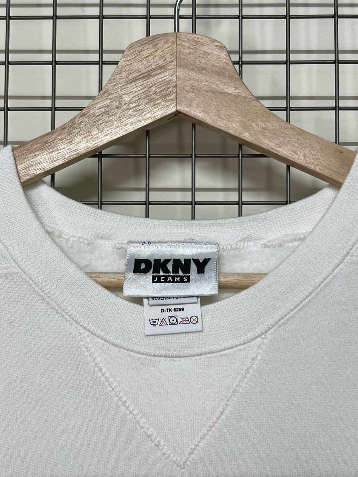 DKNY × Vintage Vintage DKNY Jeans Sweatshirt Jumper Size US L / EU 52-54 / 3 - 5 Thumbnail