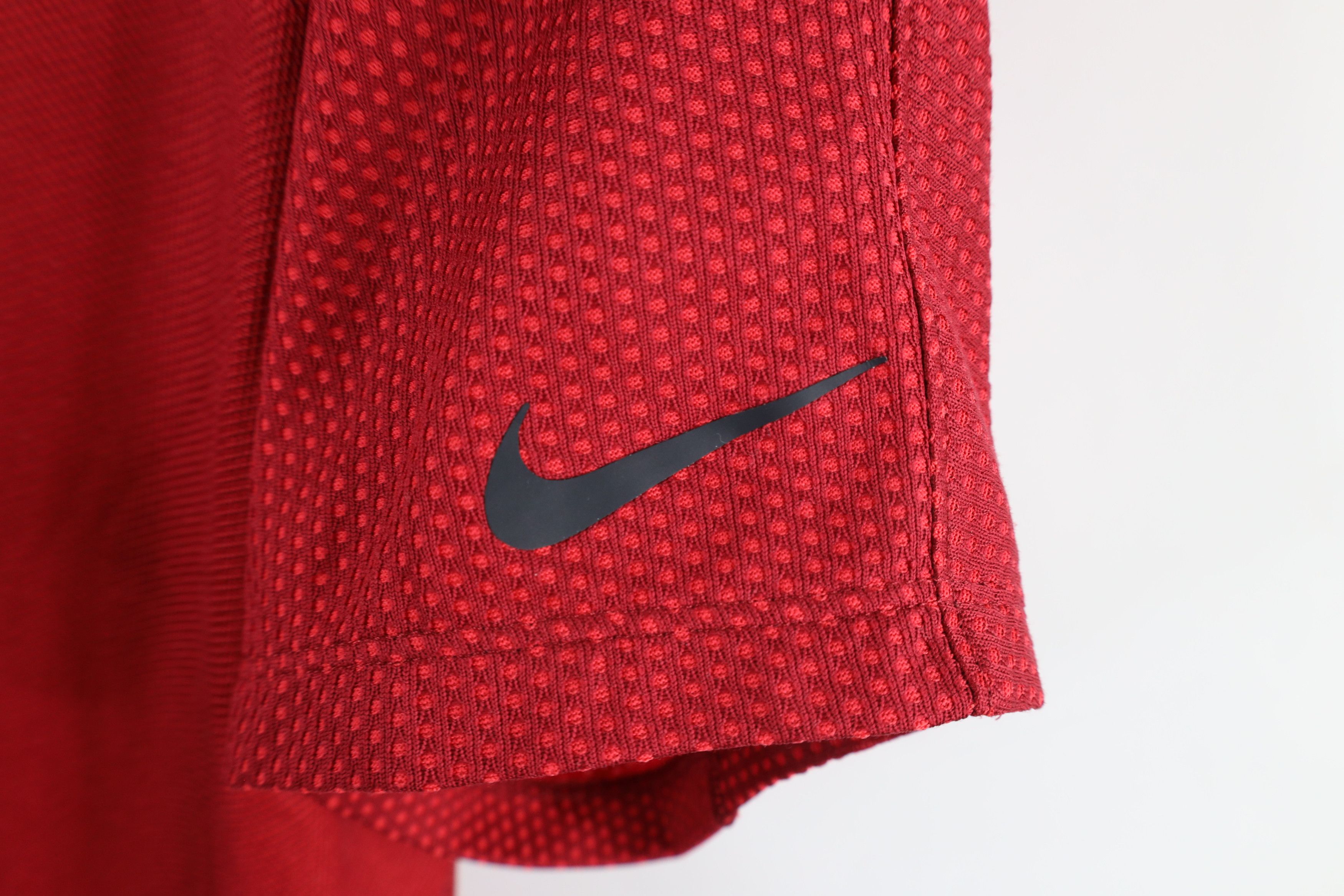 Nike × Vintage Nike Tiger Woods Detroit Pistons Basketball Henley T-shirt Size US XL / EU 56 / 4 - 4 Thumbnail