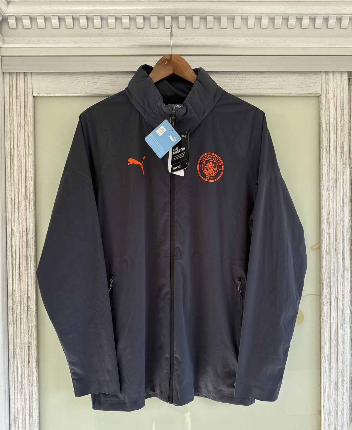 Puma Manchester City 2023-2024 Soccer Hooded Rain Jacket Jersey Size US L / EU 52-54 / 3 - 1 Thumbnail